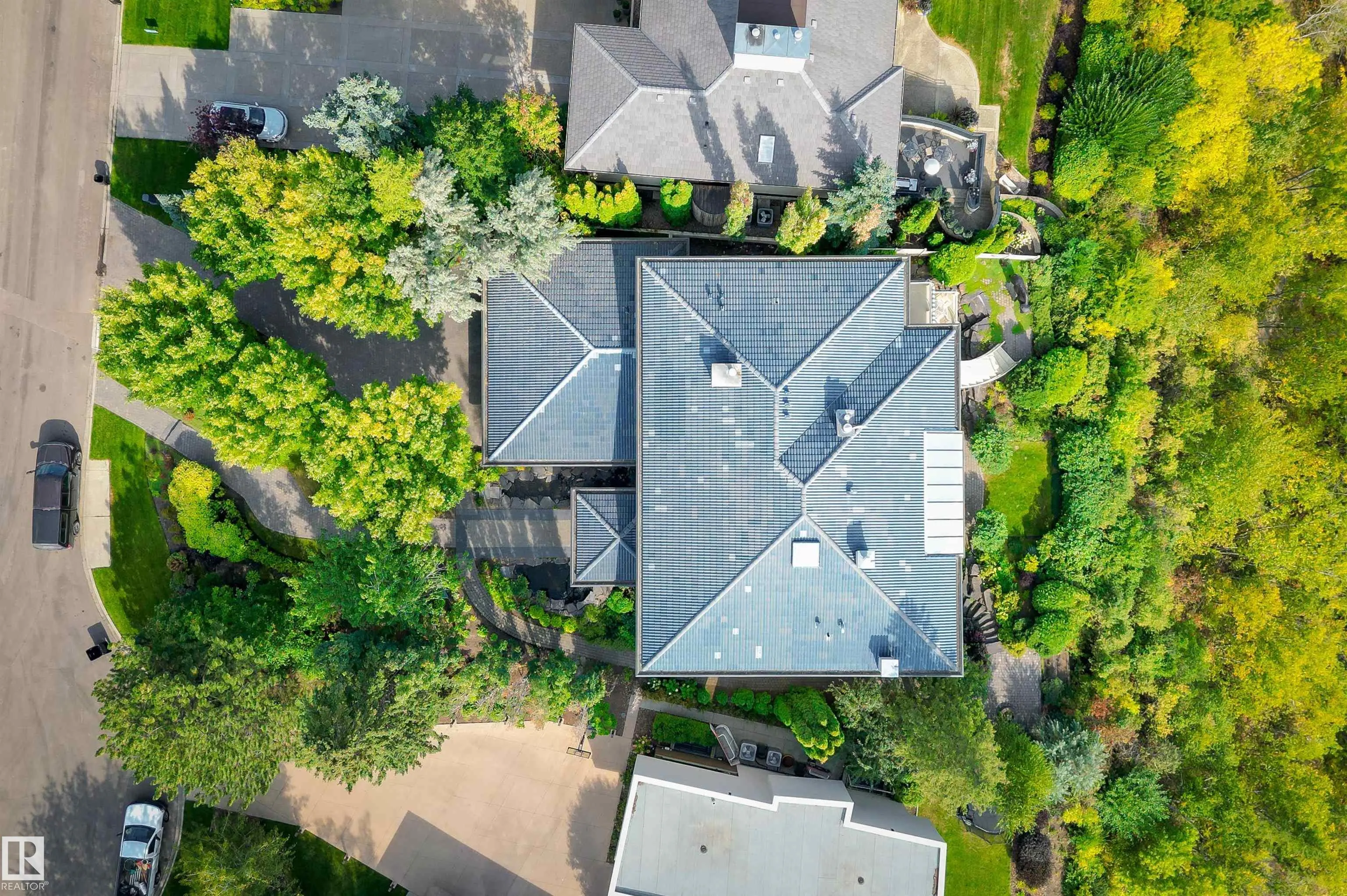 28 RIVERSIDE Crescent