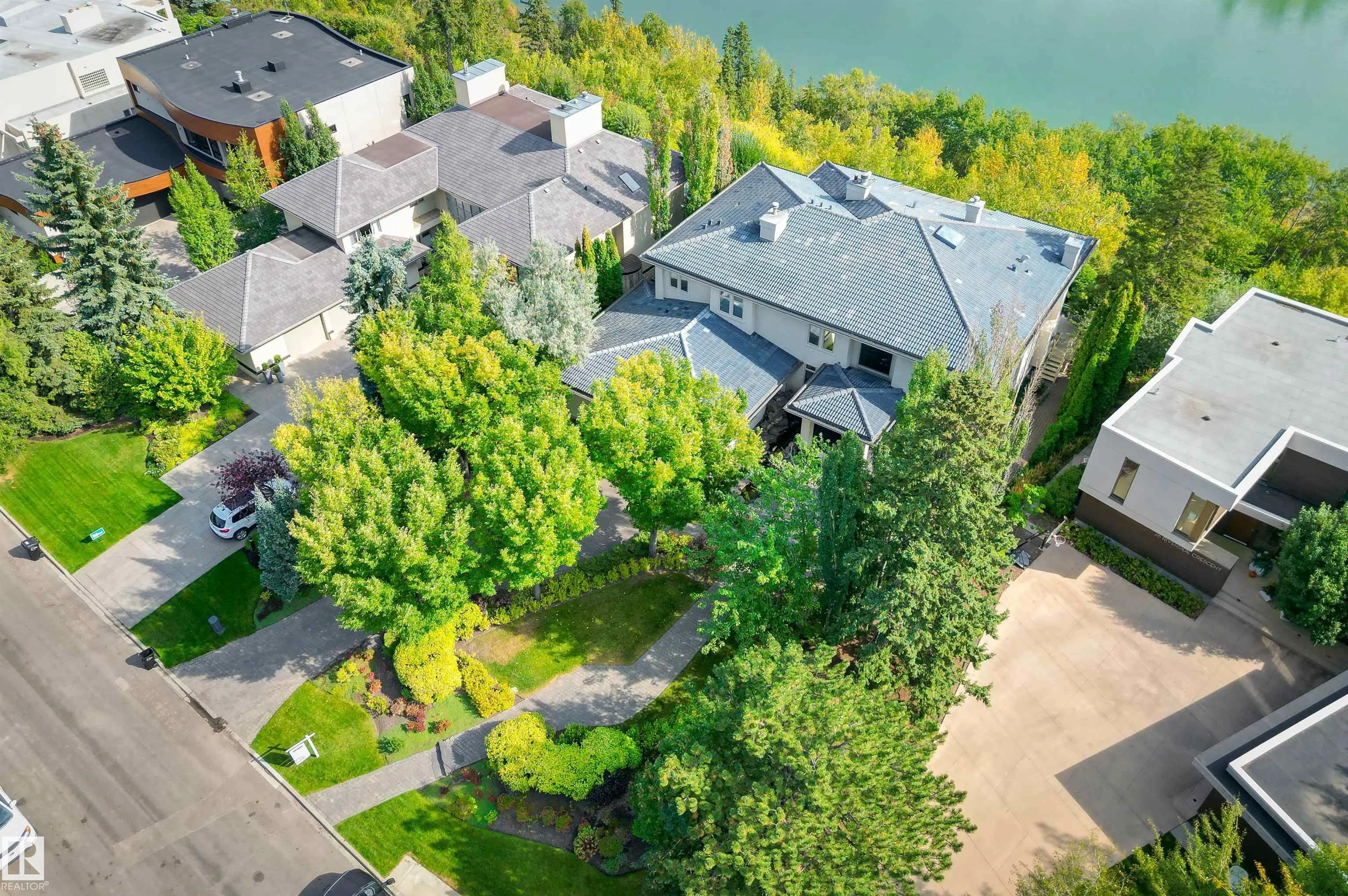 28 RIVERSIDE Crescent