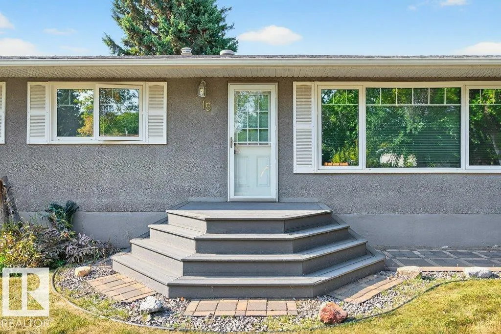 15 SUNNYSIDE Crescent