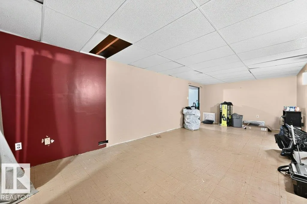 15 SUNNYSIDE Crescent