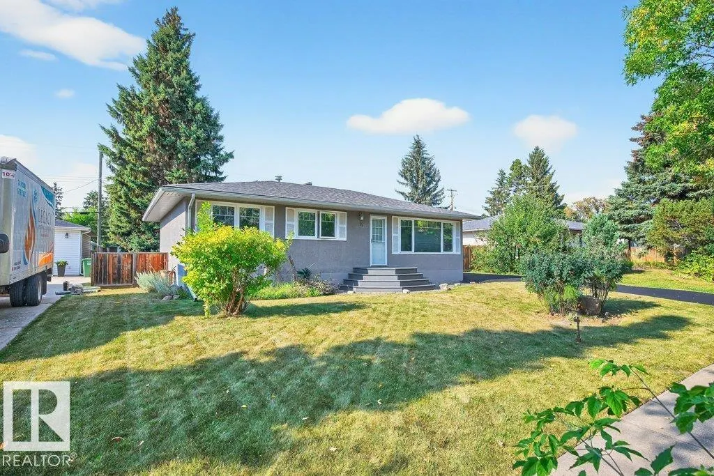 15 SUNNYSIDE Crescent