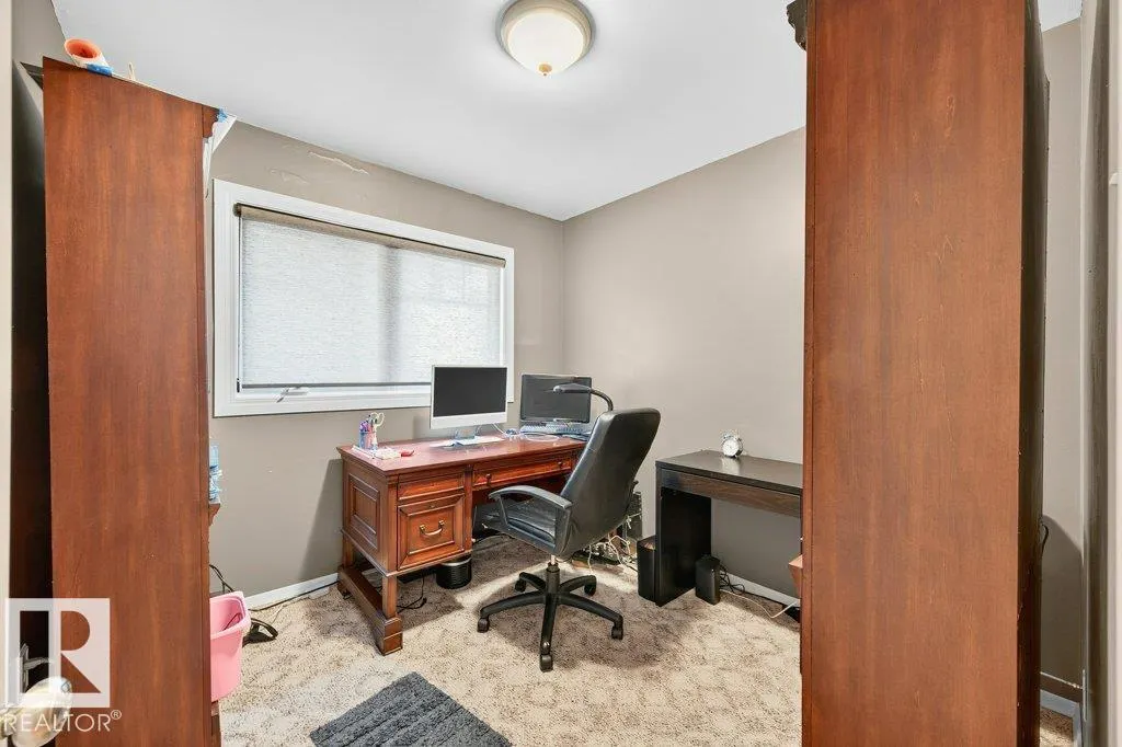 15 SUNNYSIDE Crescent