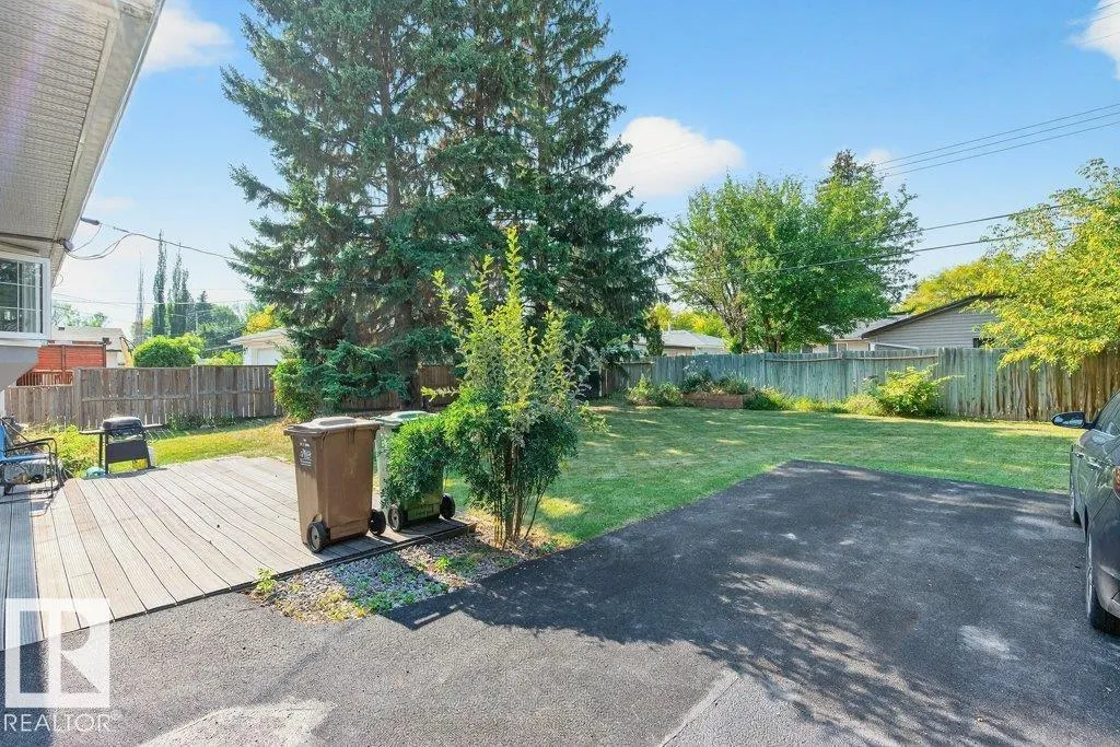 15 SUNNYSIDE Crescent