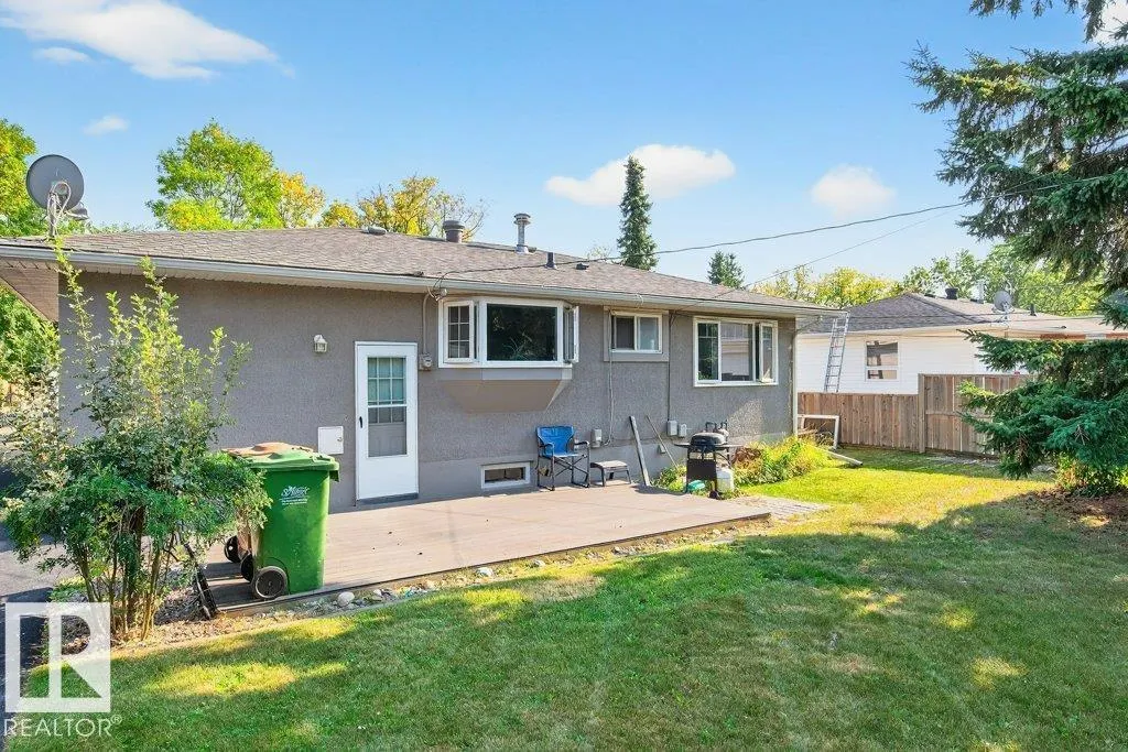 15 SUNNYSIDE Crescent
