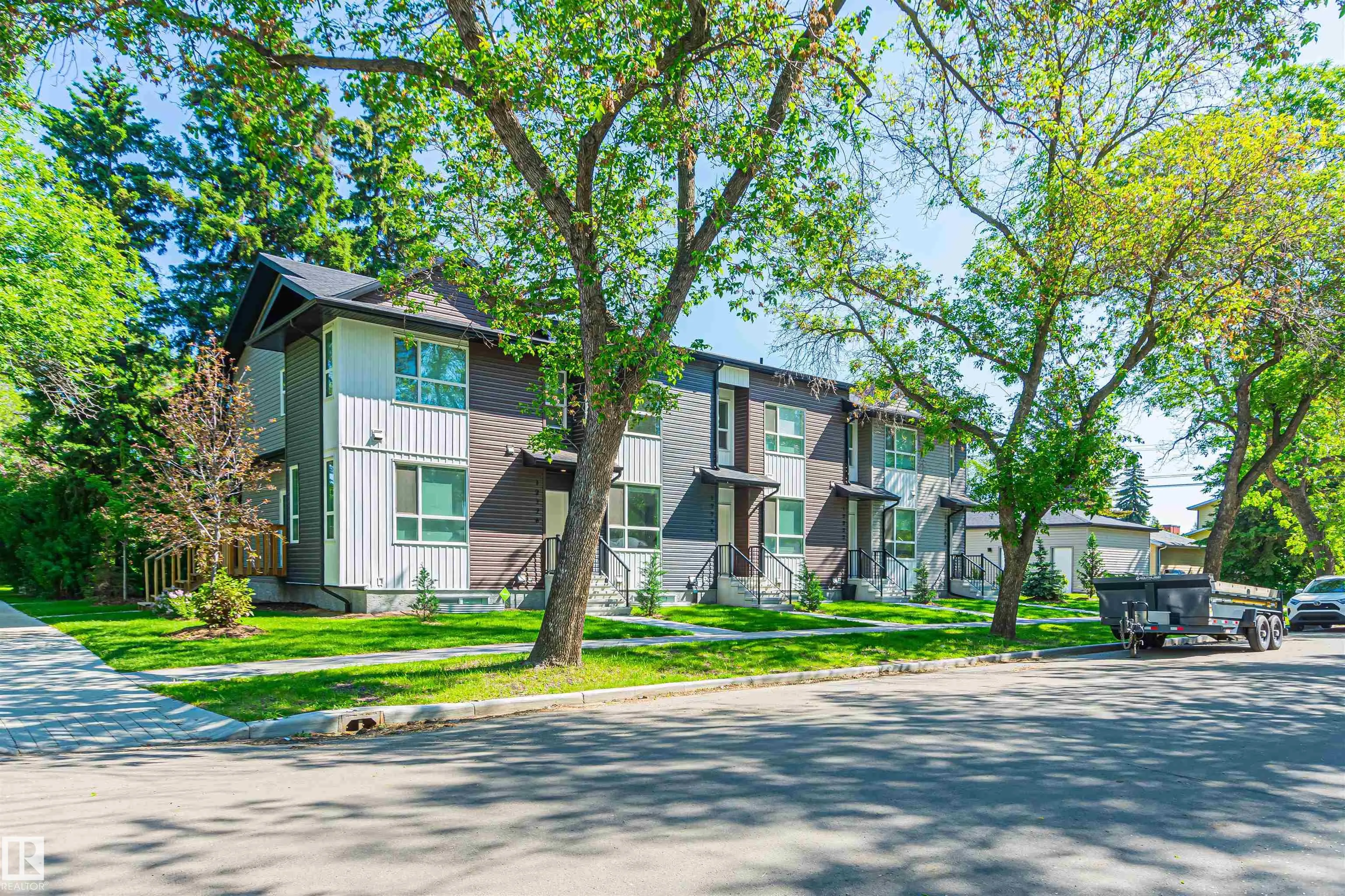 12220/22/24/26 112 Avenue