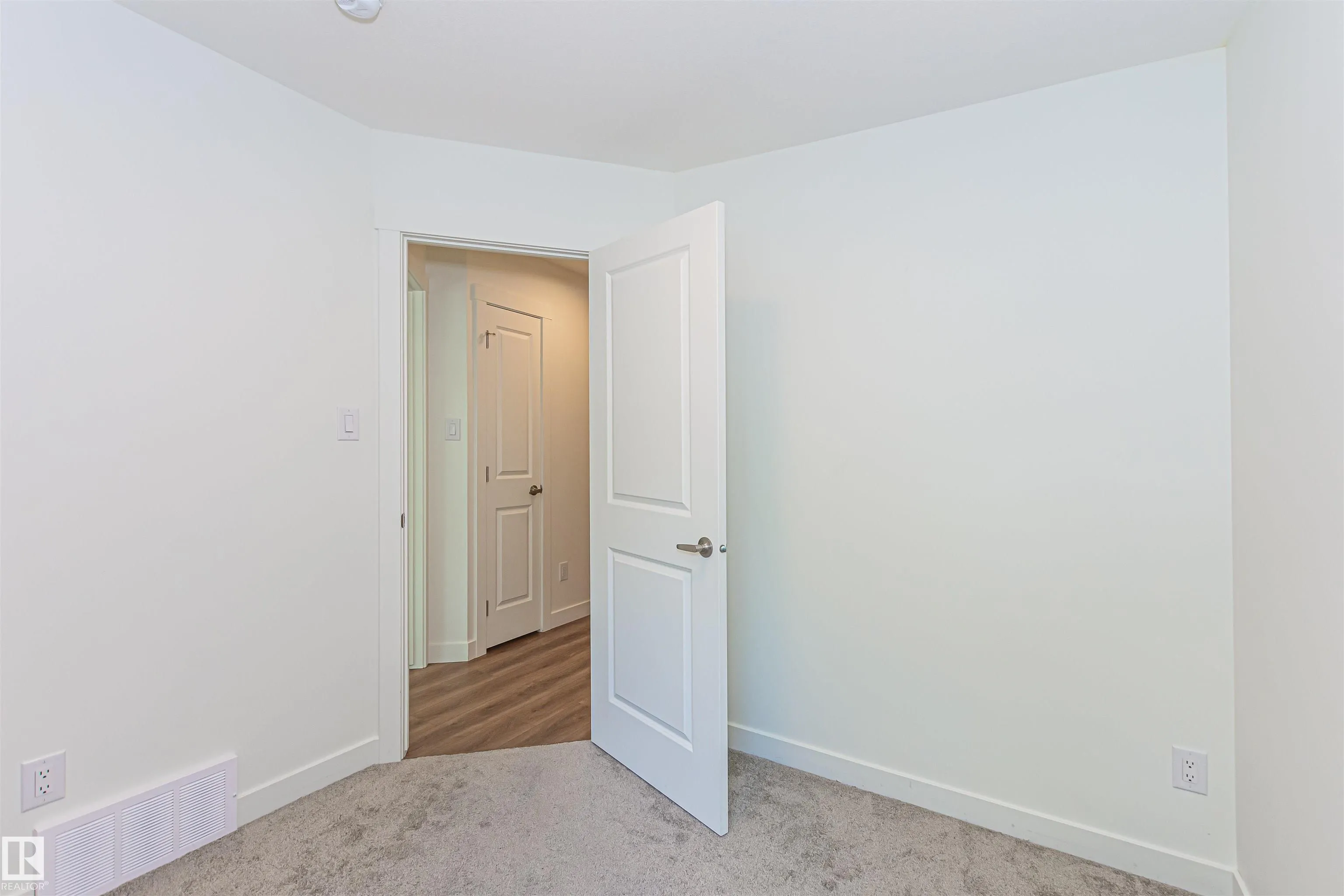 12220/22/24/26 112 Avenue