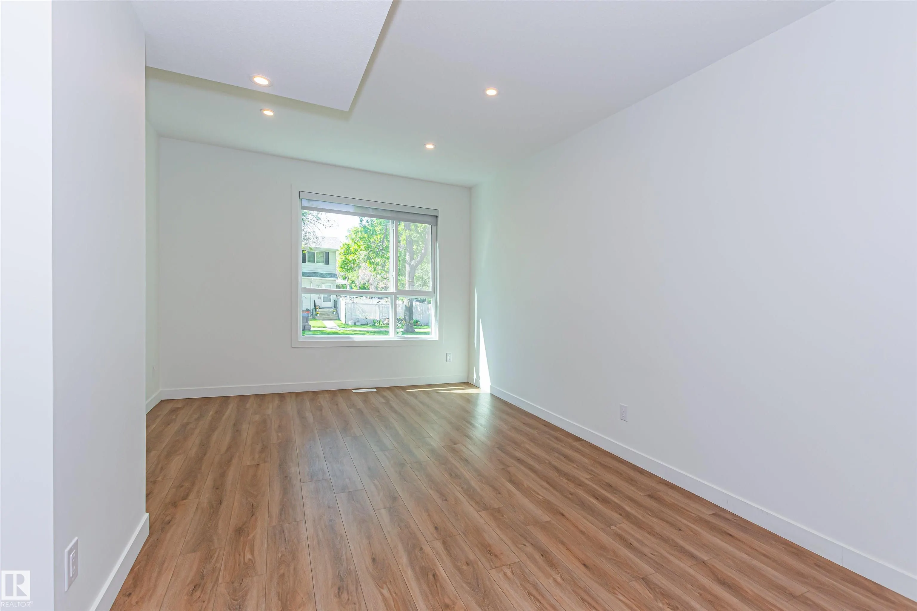 12220/22/24/26 112 Avenue
