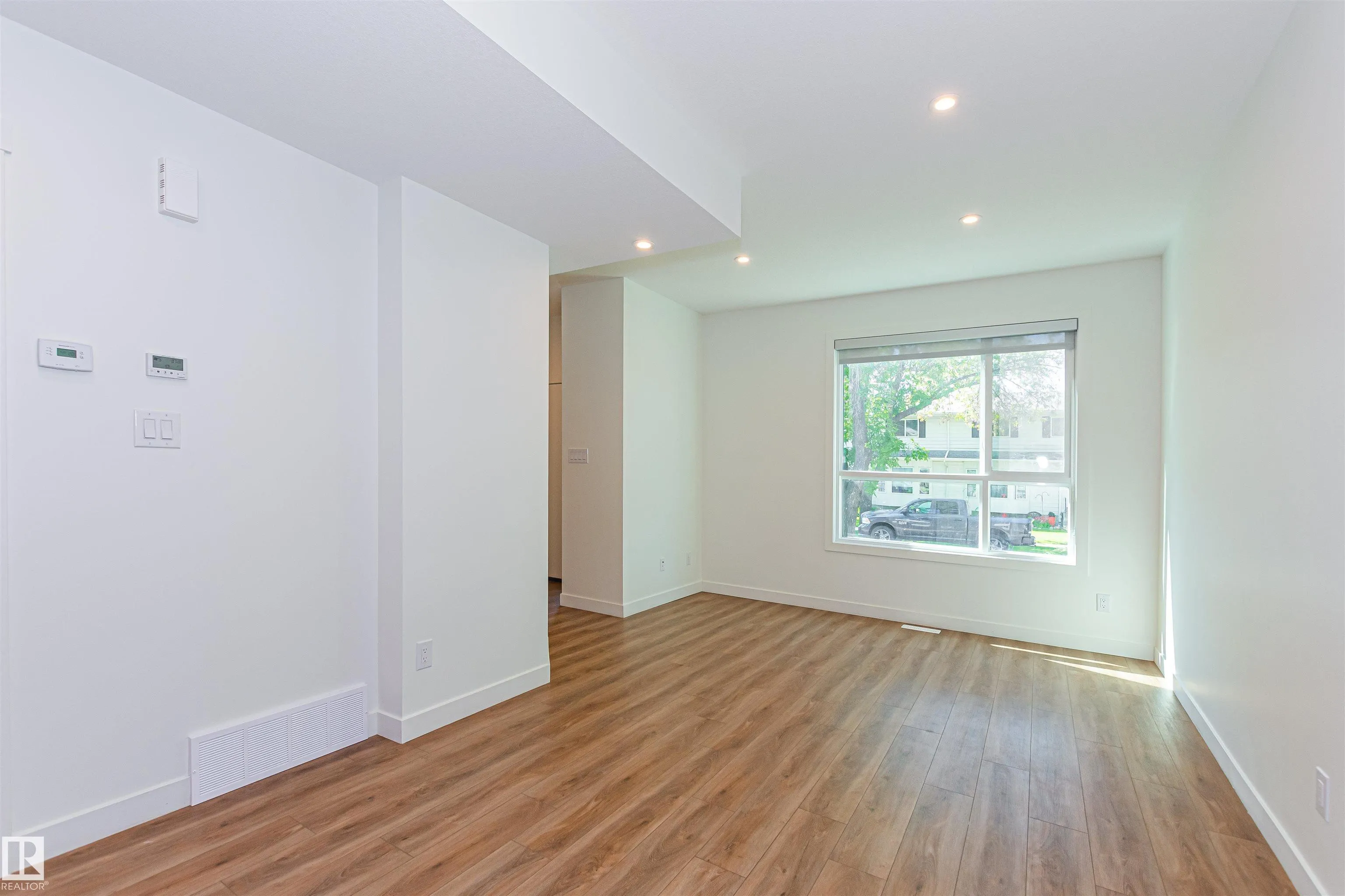 12220/22/24/26 112 Avenue