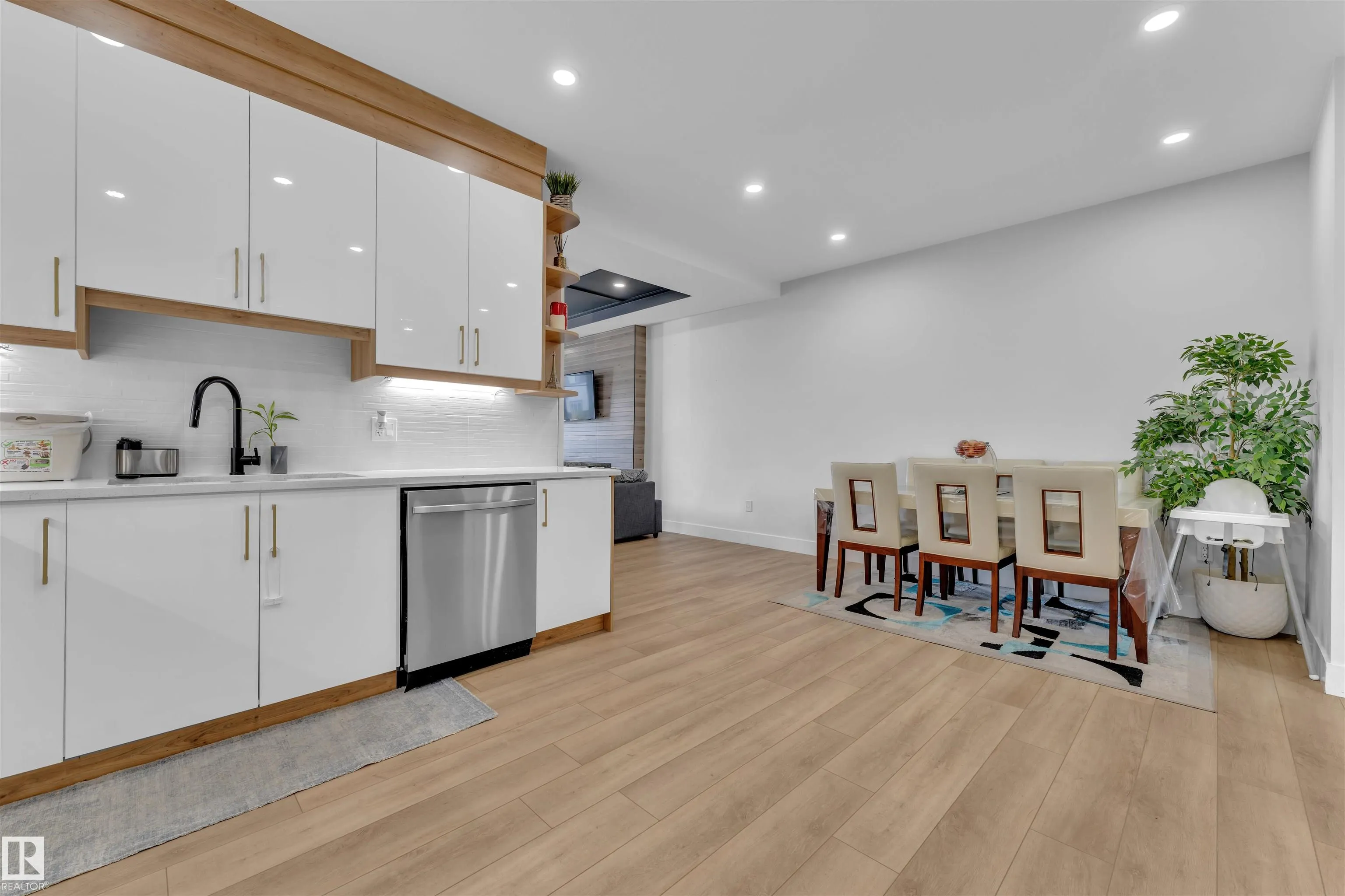 244 ROLSTON Wynd