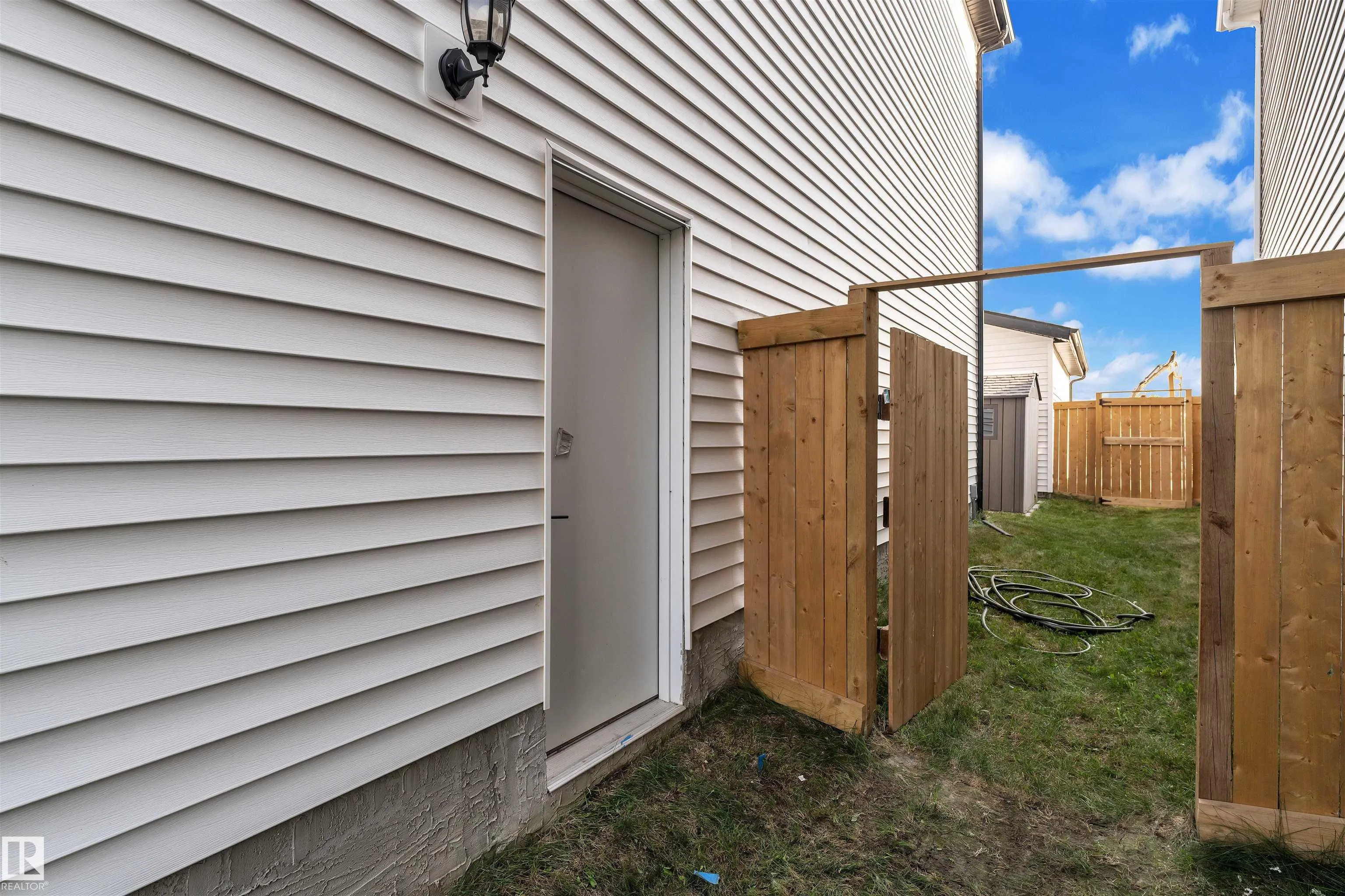 244 ROLSTON Wynd