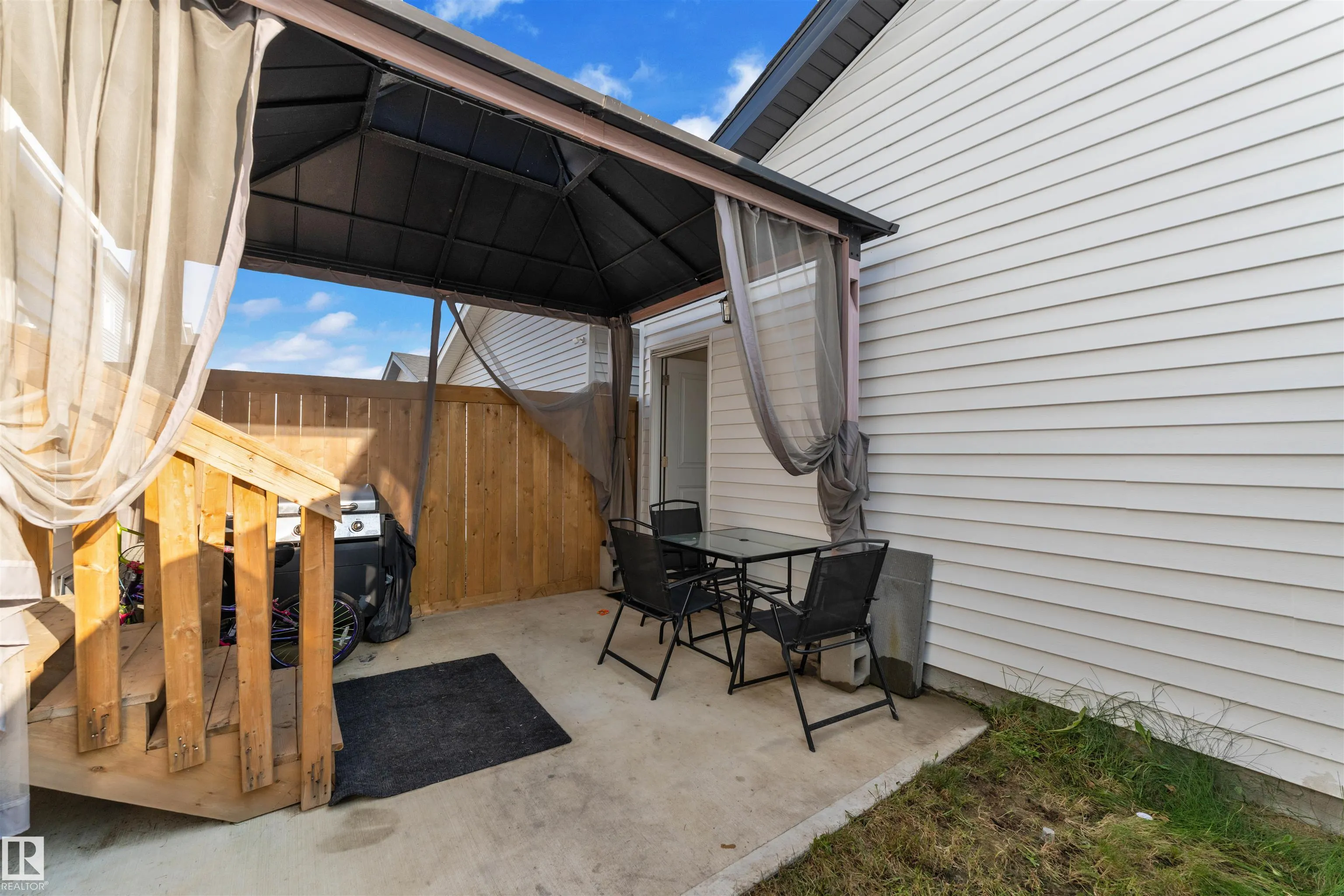 244 ROLSTON Wynd