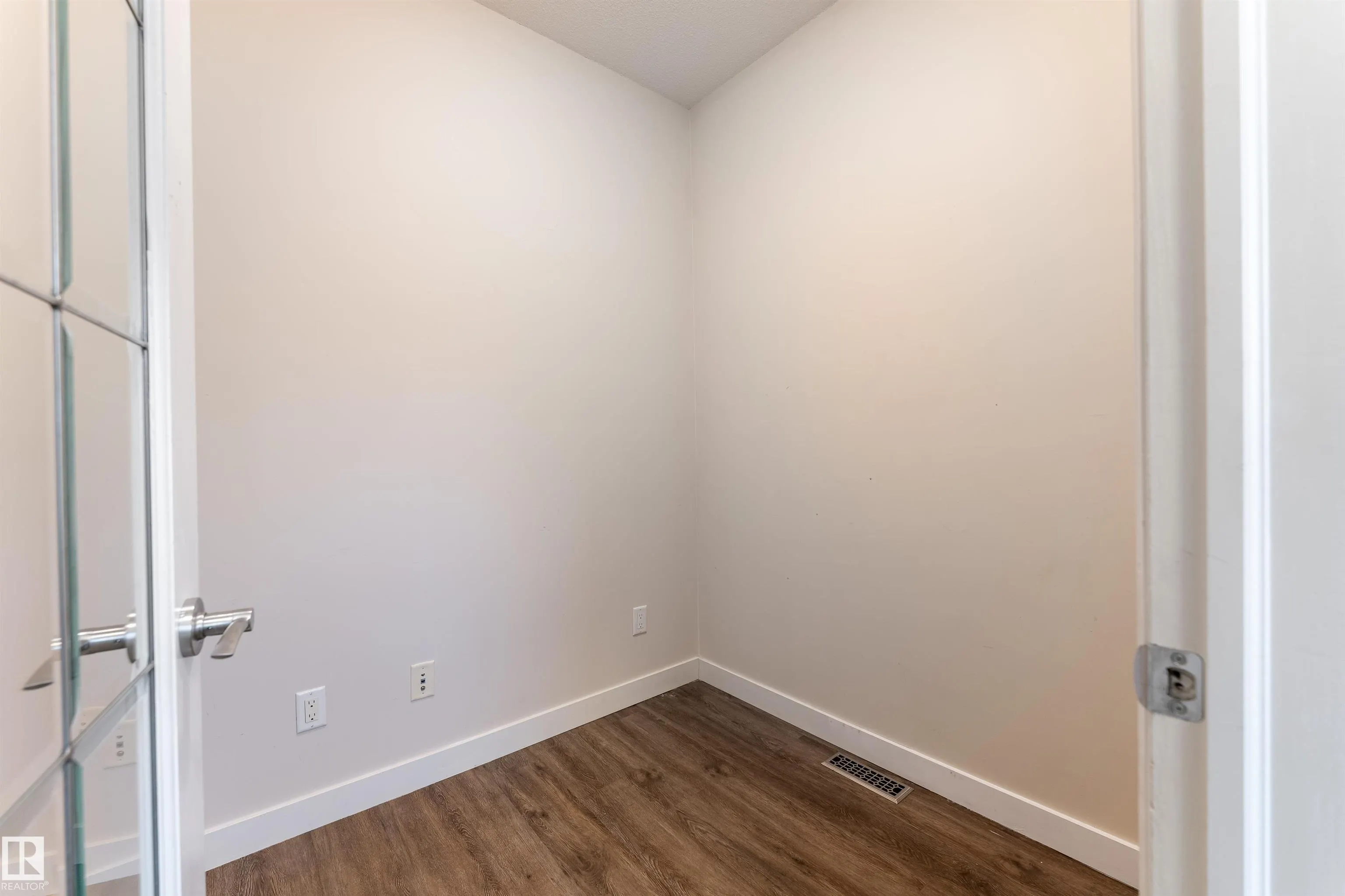 2687 SIR ARTHUR CURRIE Way
