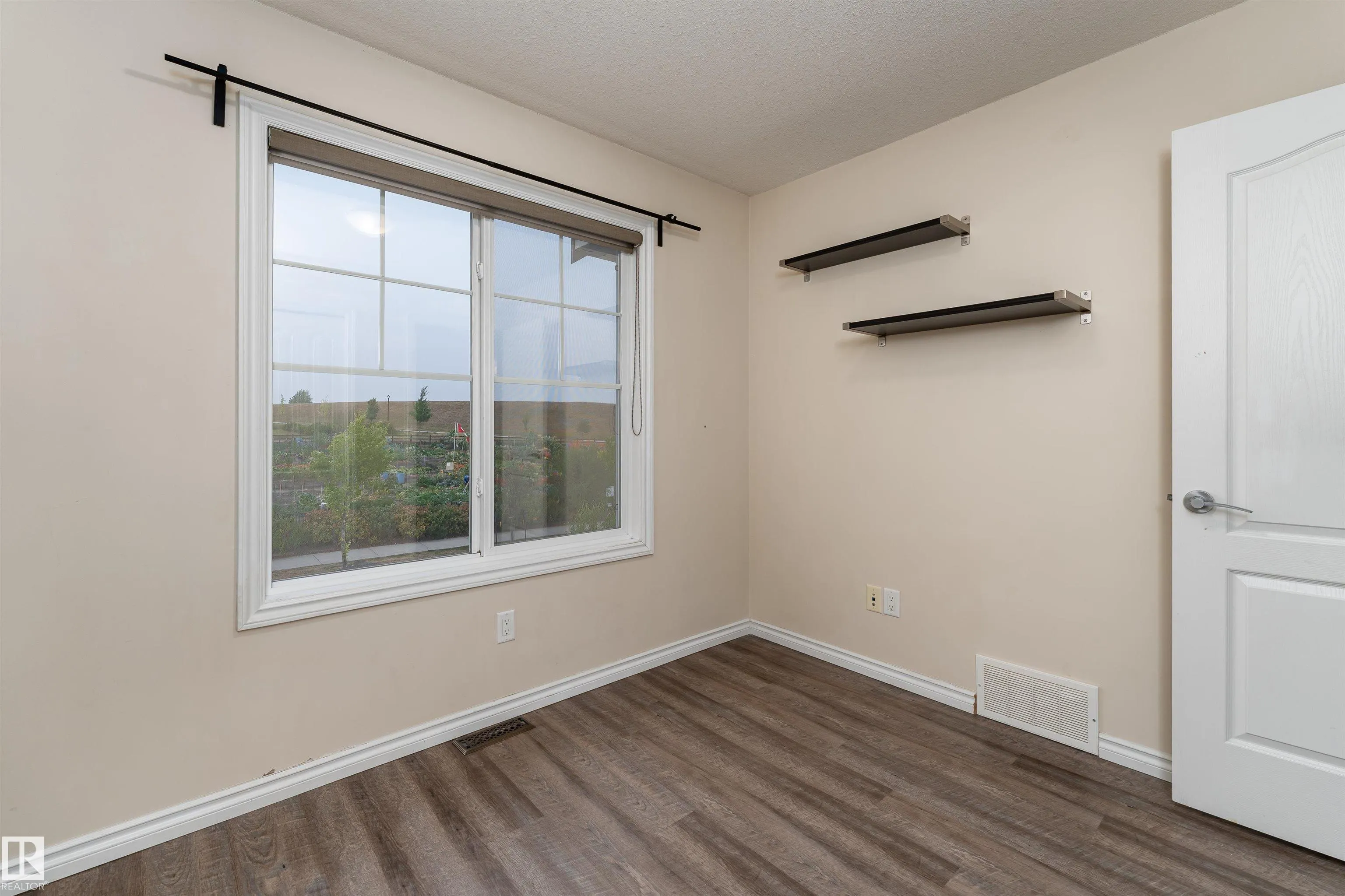 2687 SIR ARTHUR CURRIE Way