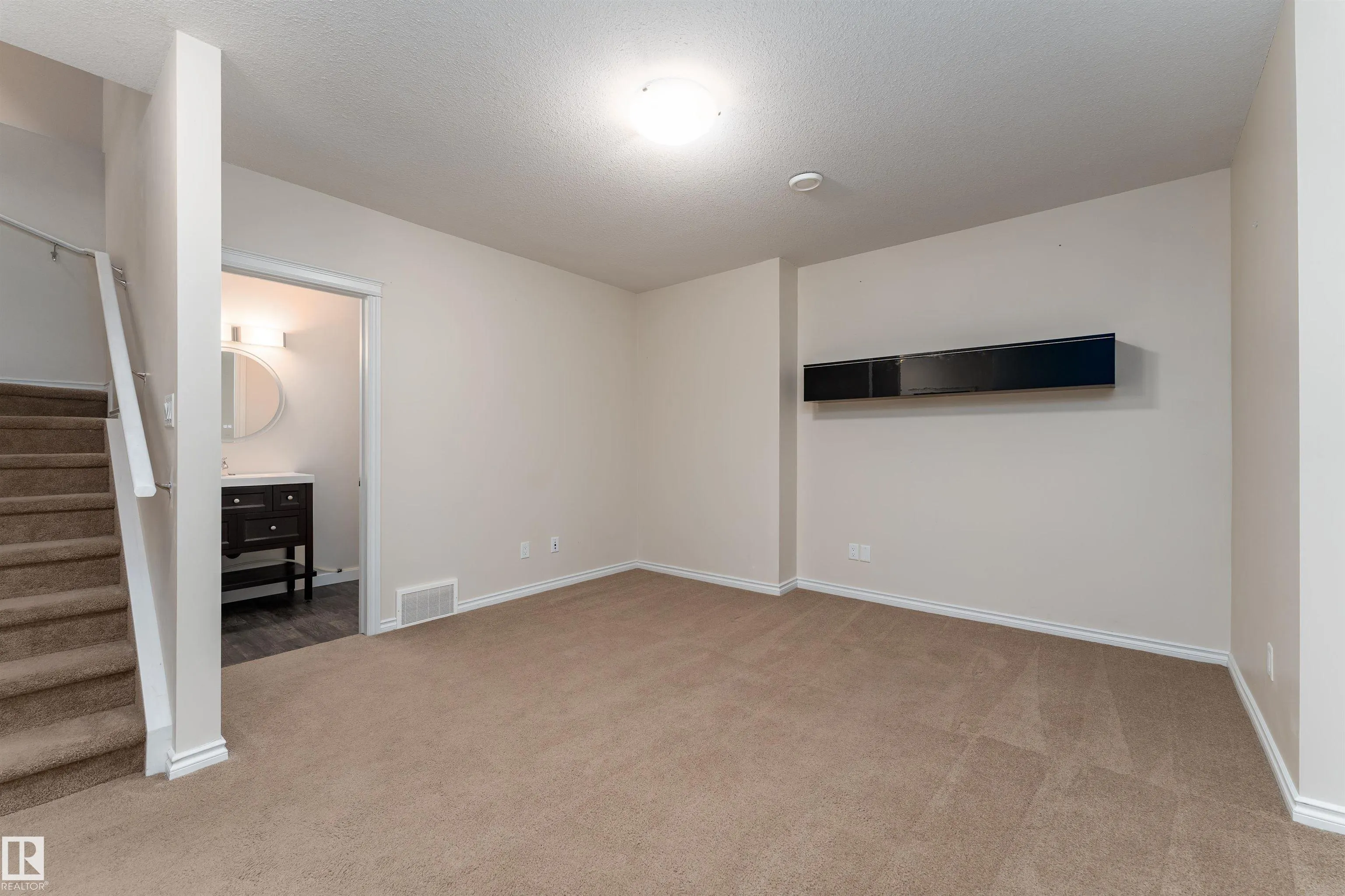 2687 SIR ARTHUR CURRIE Way