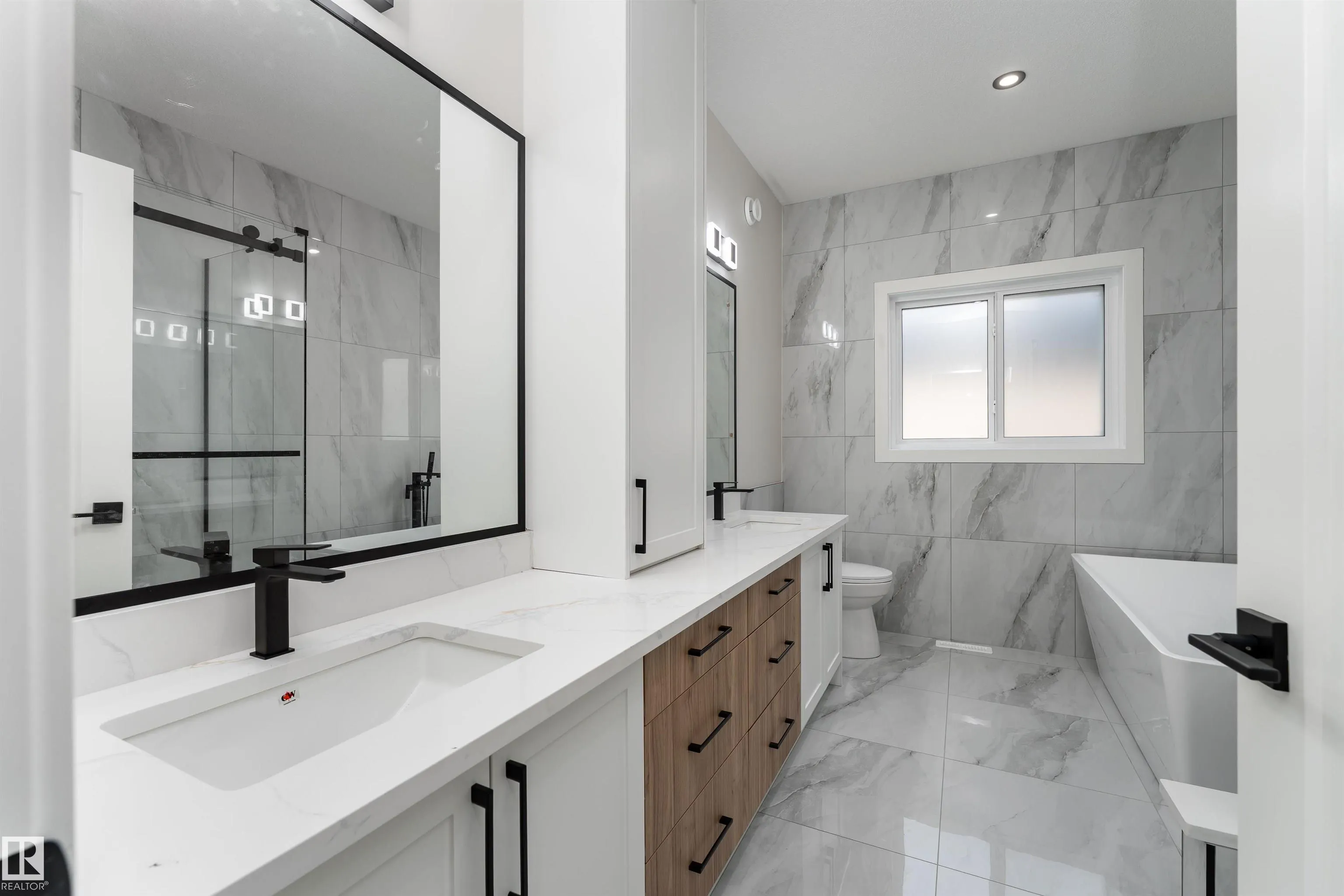 7043 Kiviaq Crescent