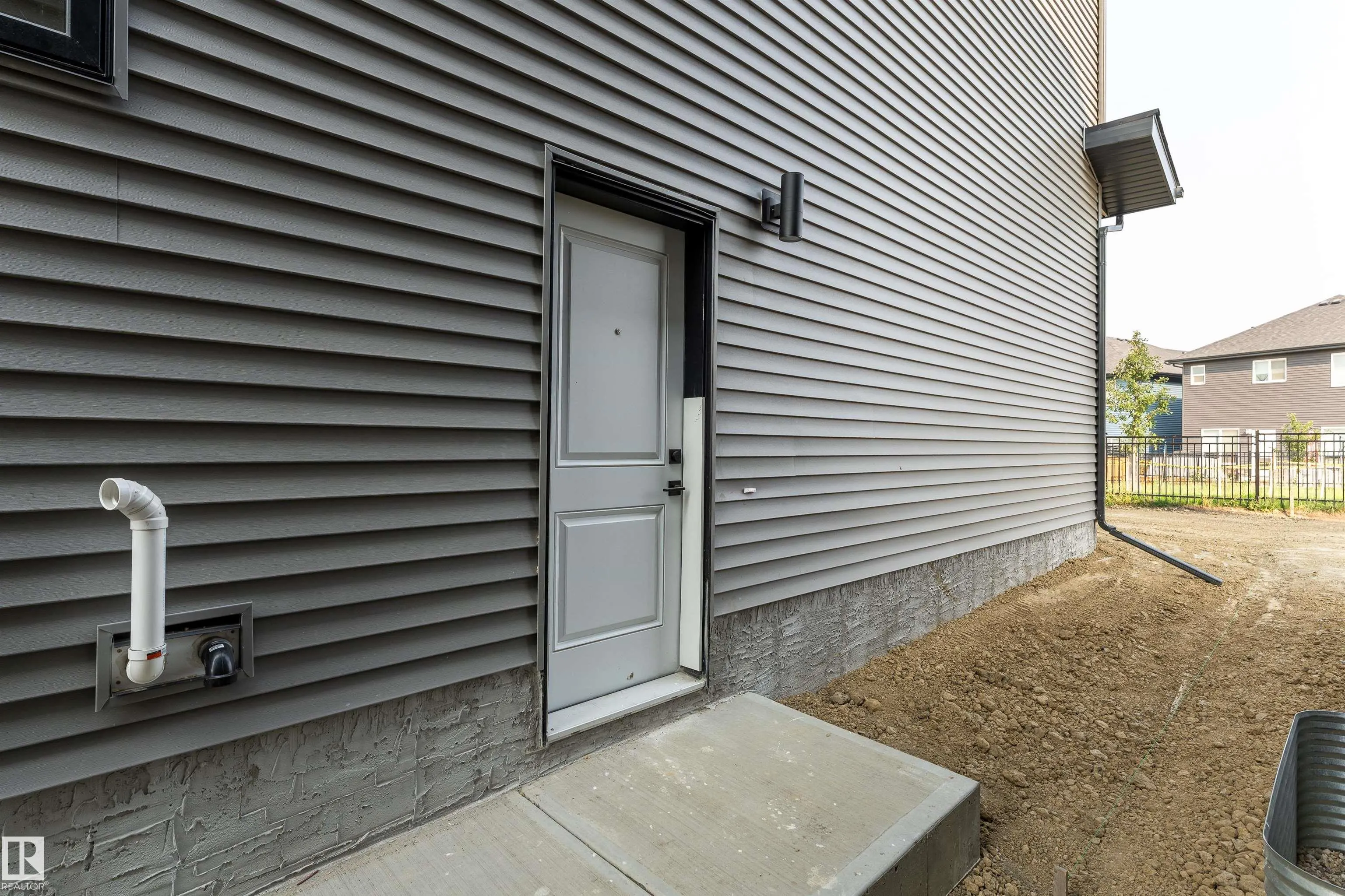 7043 Kiviaq Crescent
