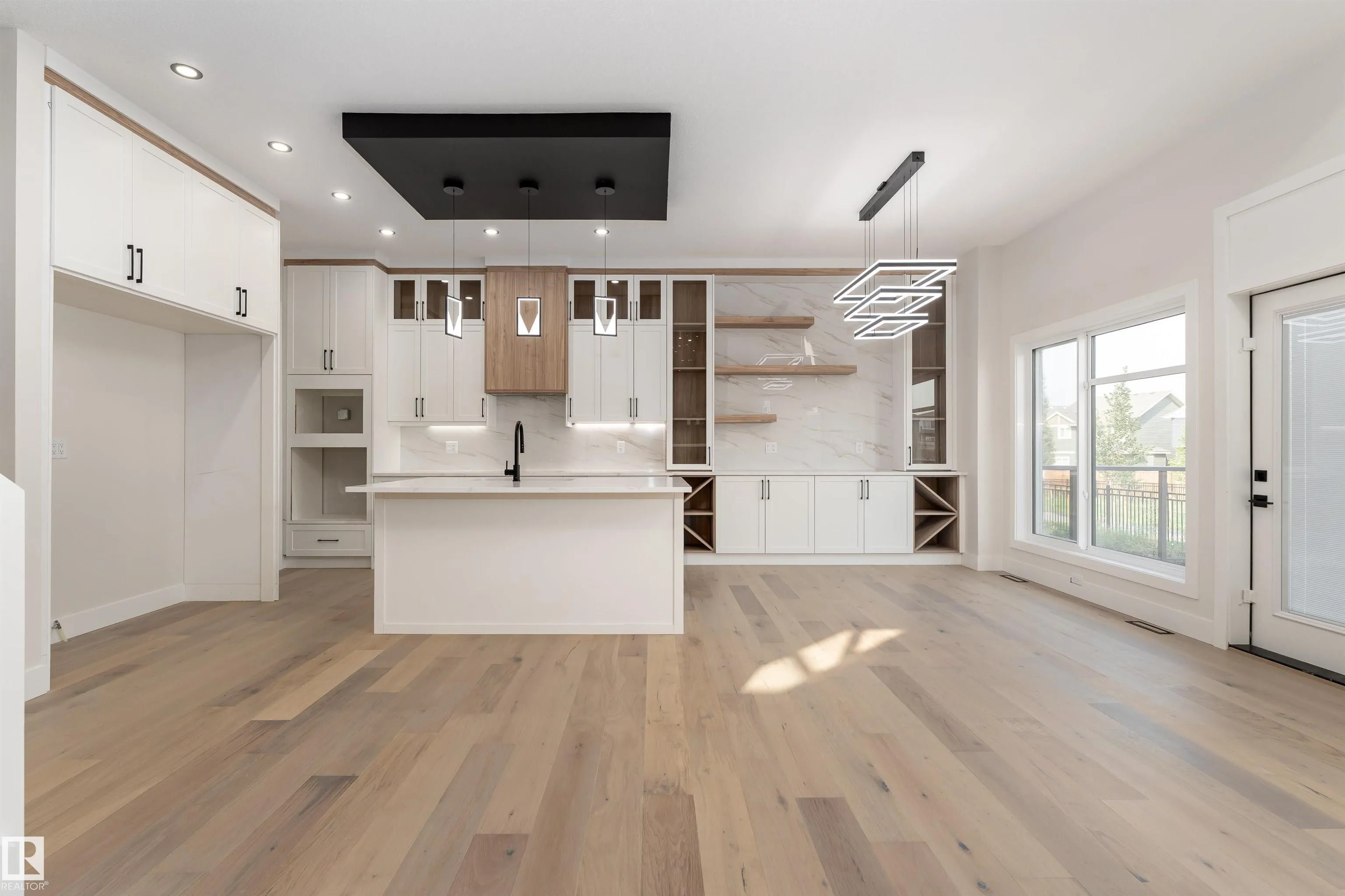 7043 Kiviaq Crescent