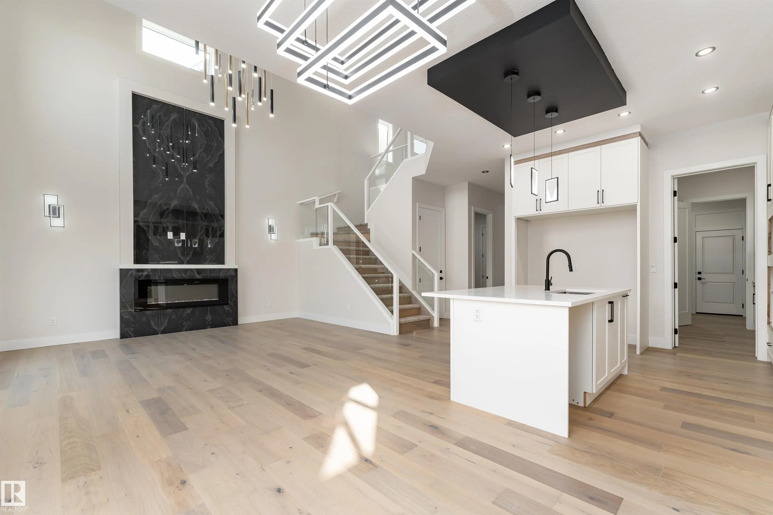 7043 Kiviaq Crescent