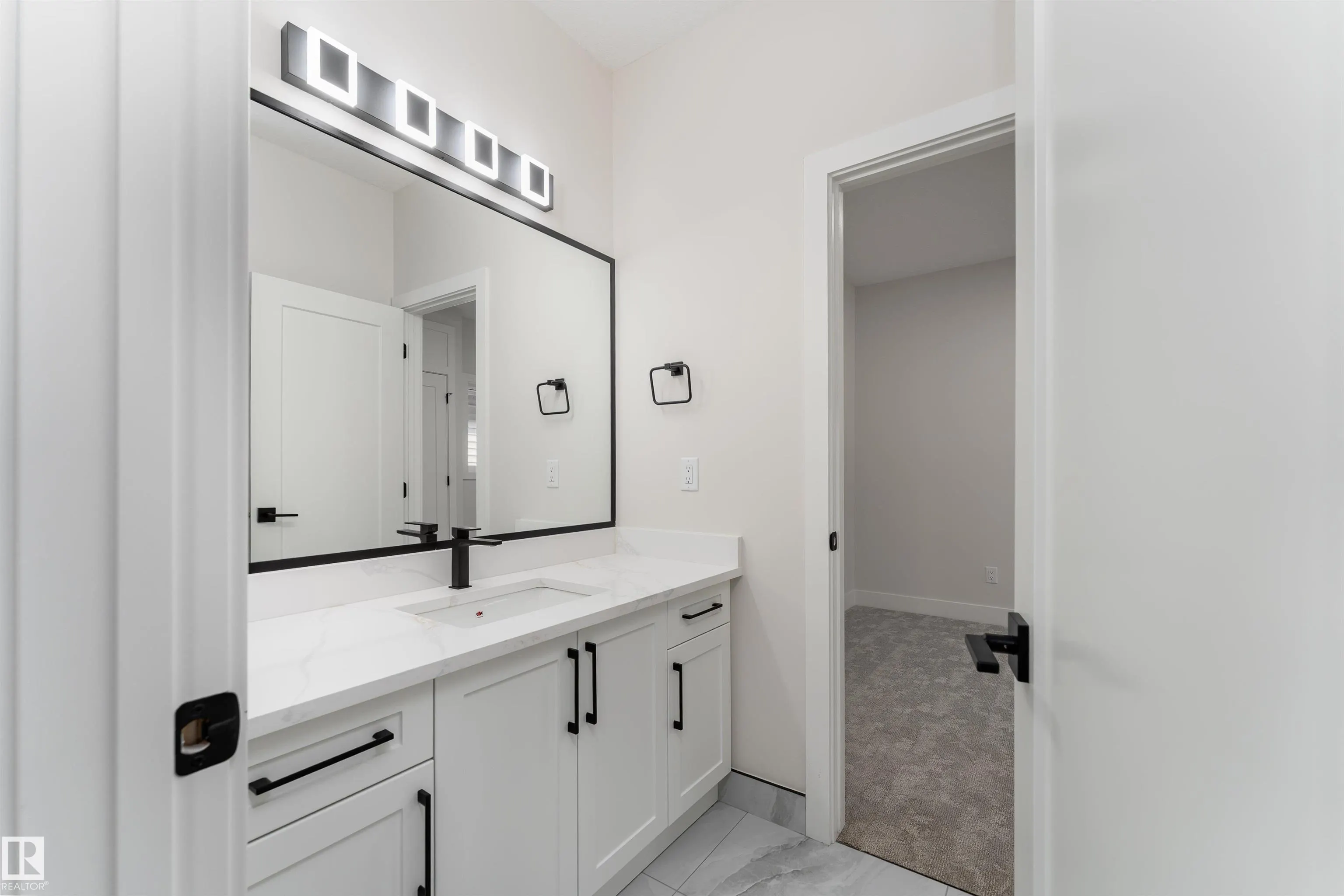 7043 Kiviaq Crescent