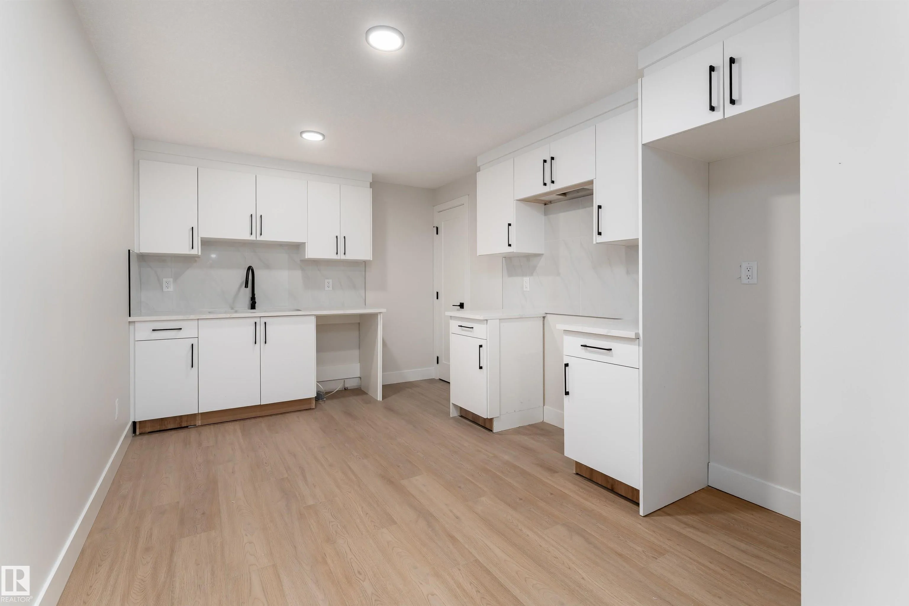 7043 Kiviaq Crescent