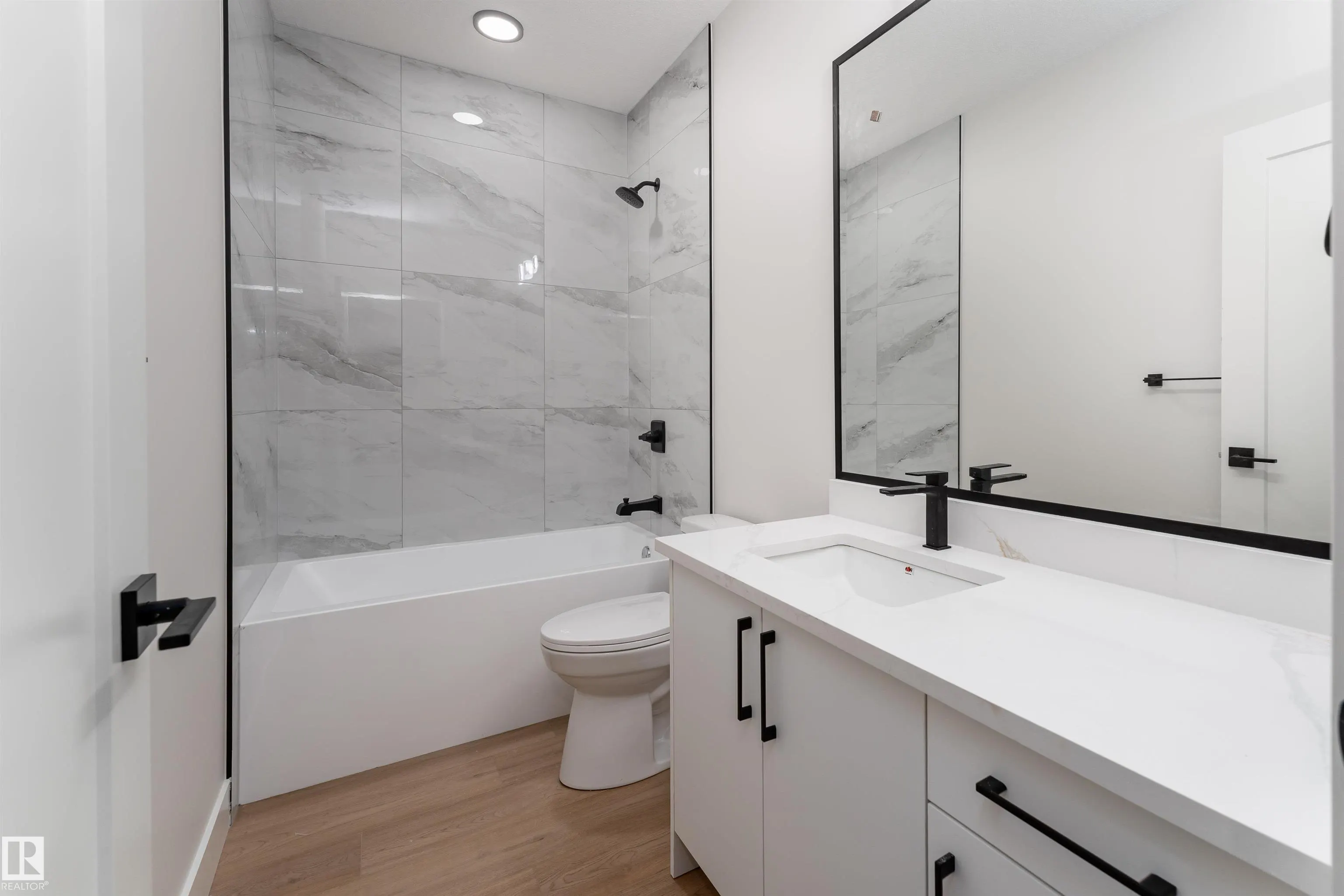 7043 Kiviaq Crescent