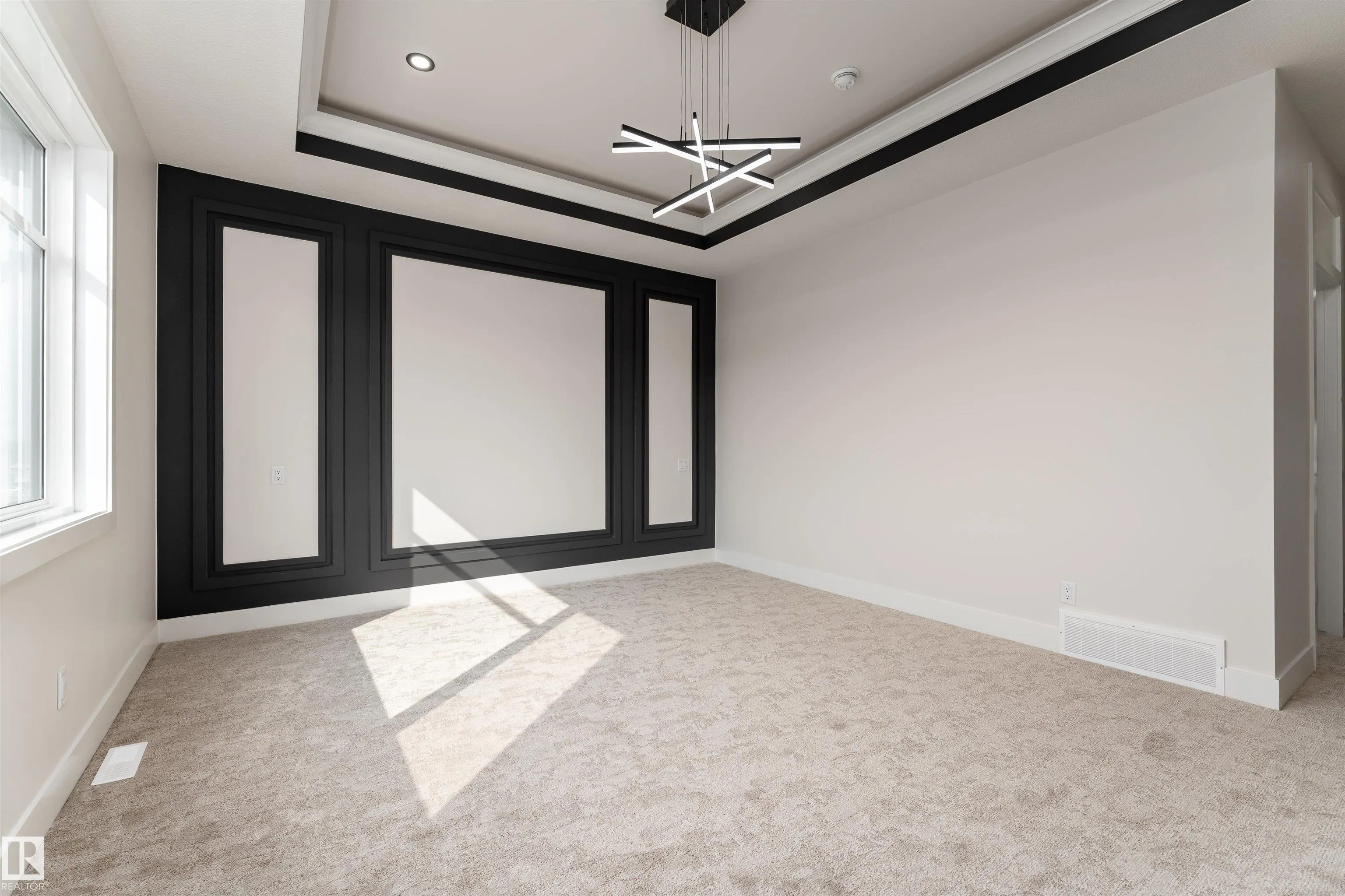 7043 Kiviaq Crescent