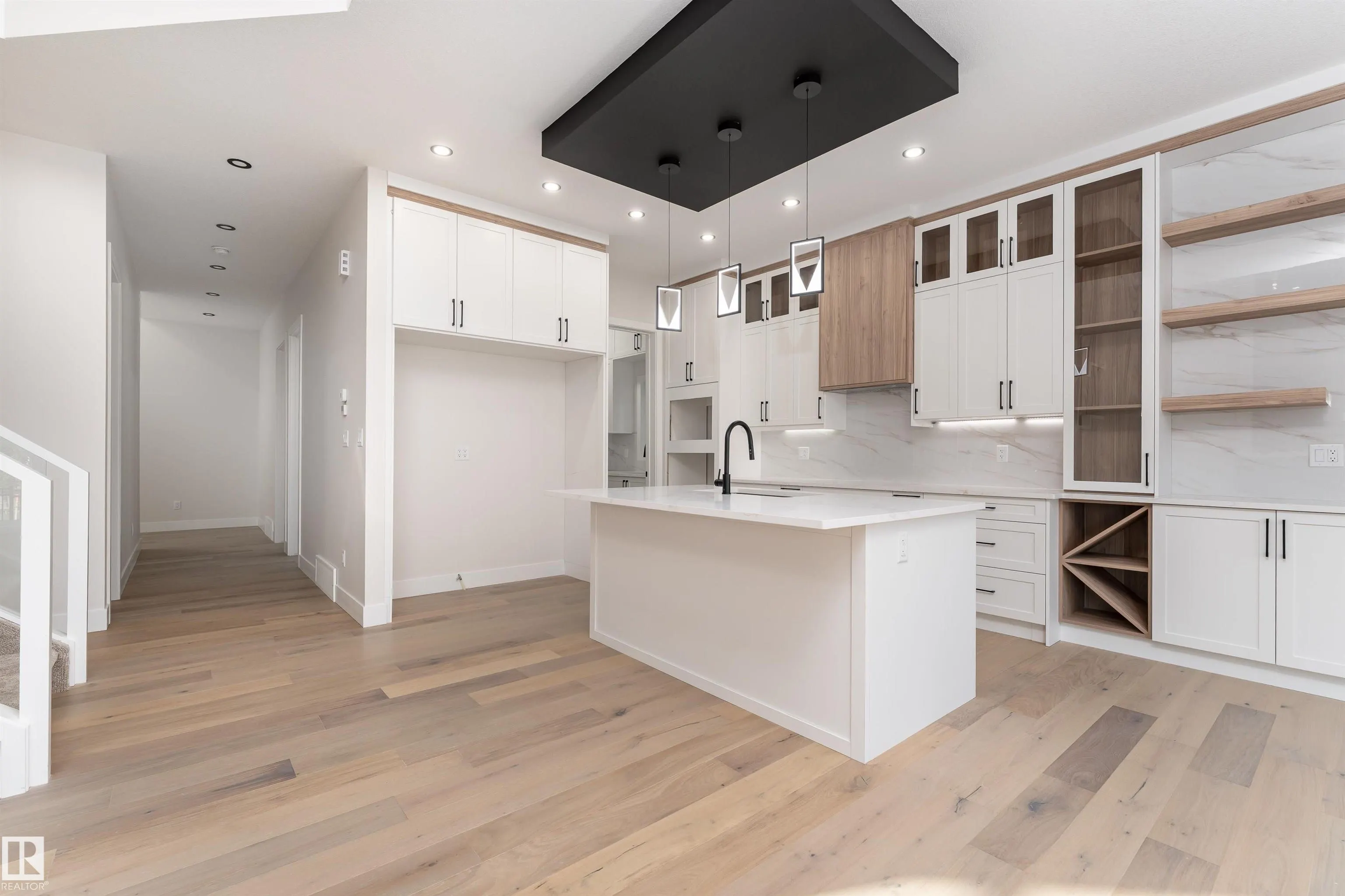 7043 Kiviaq Crescent
