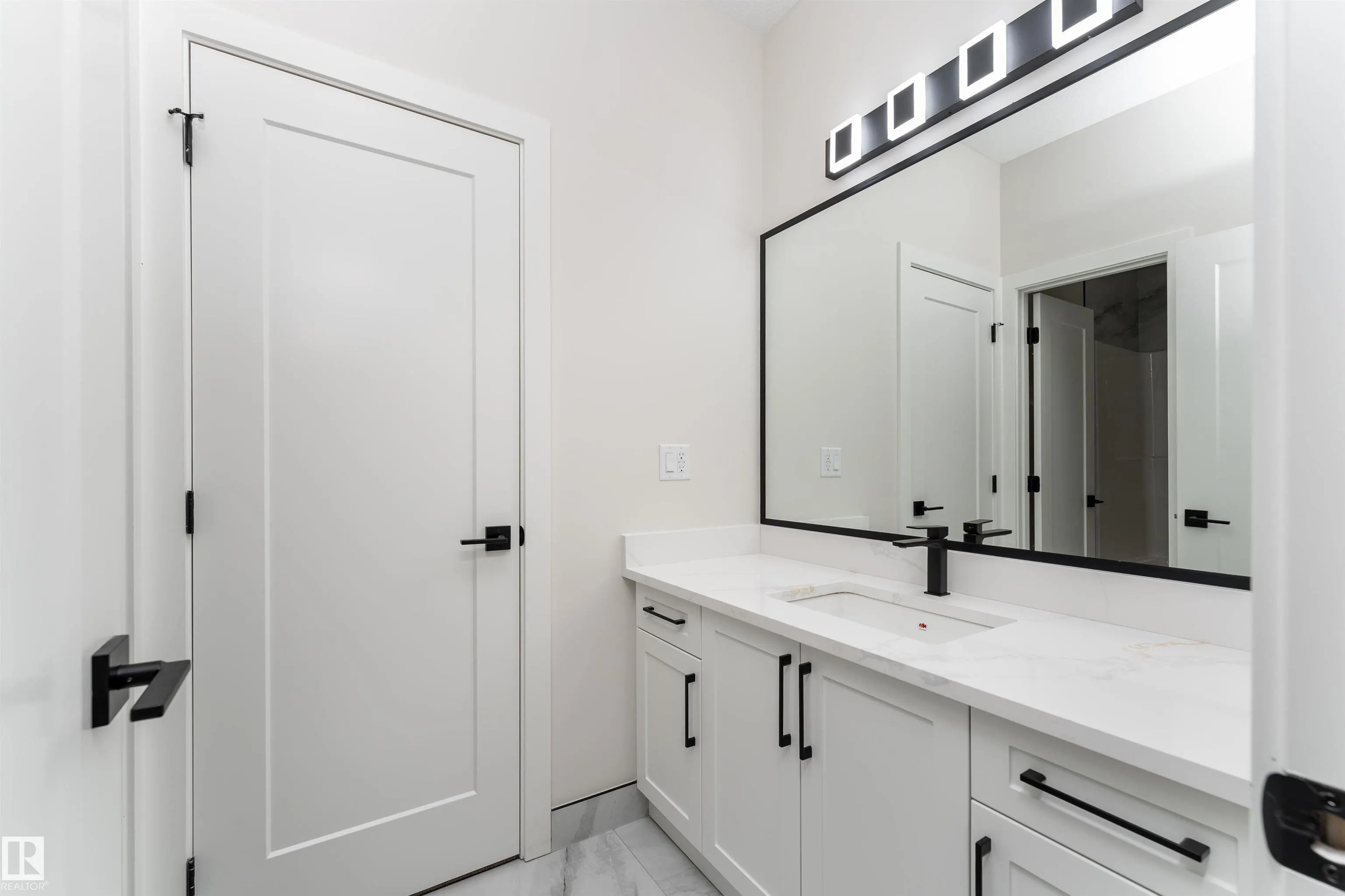 7043 Kiviaq Crescent