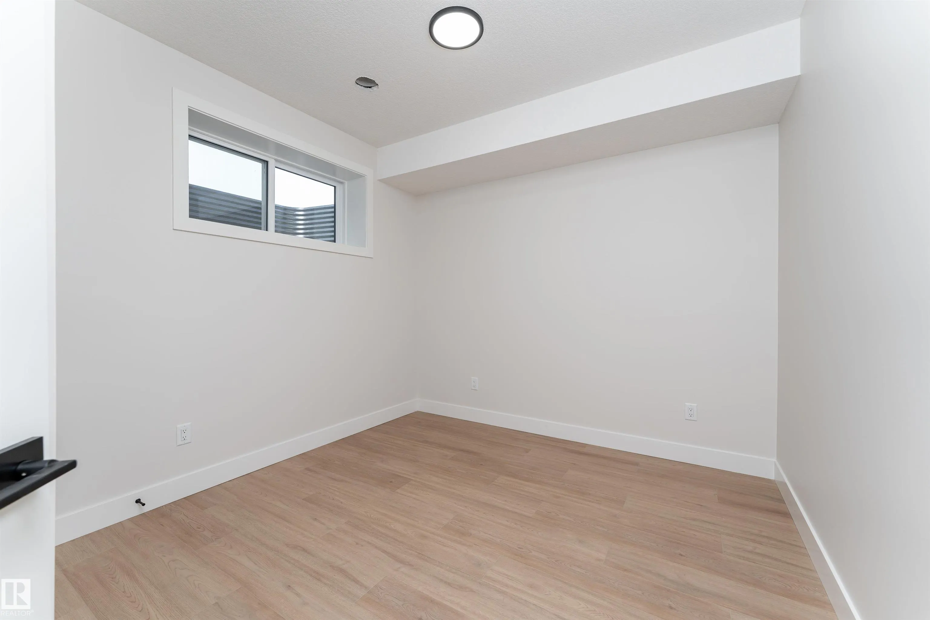 7043 Kiviaq Crescent