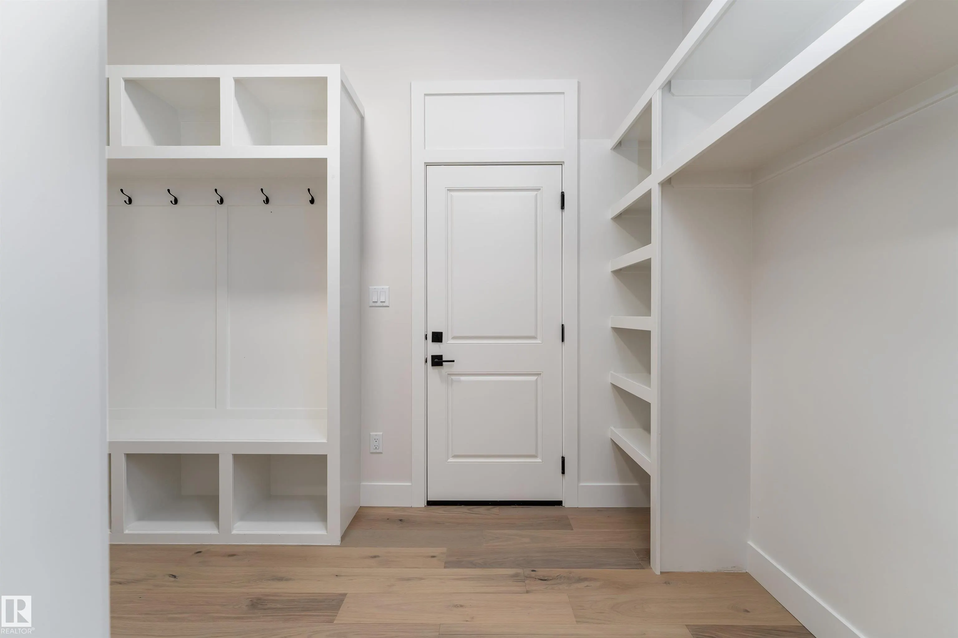 7043 Kiviaq Crescent