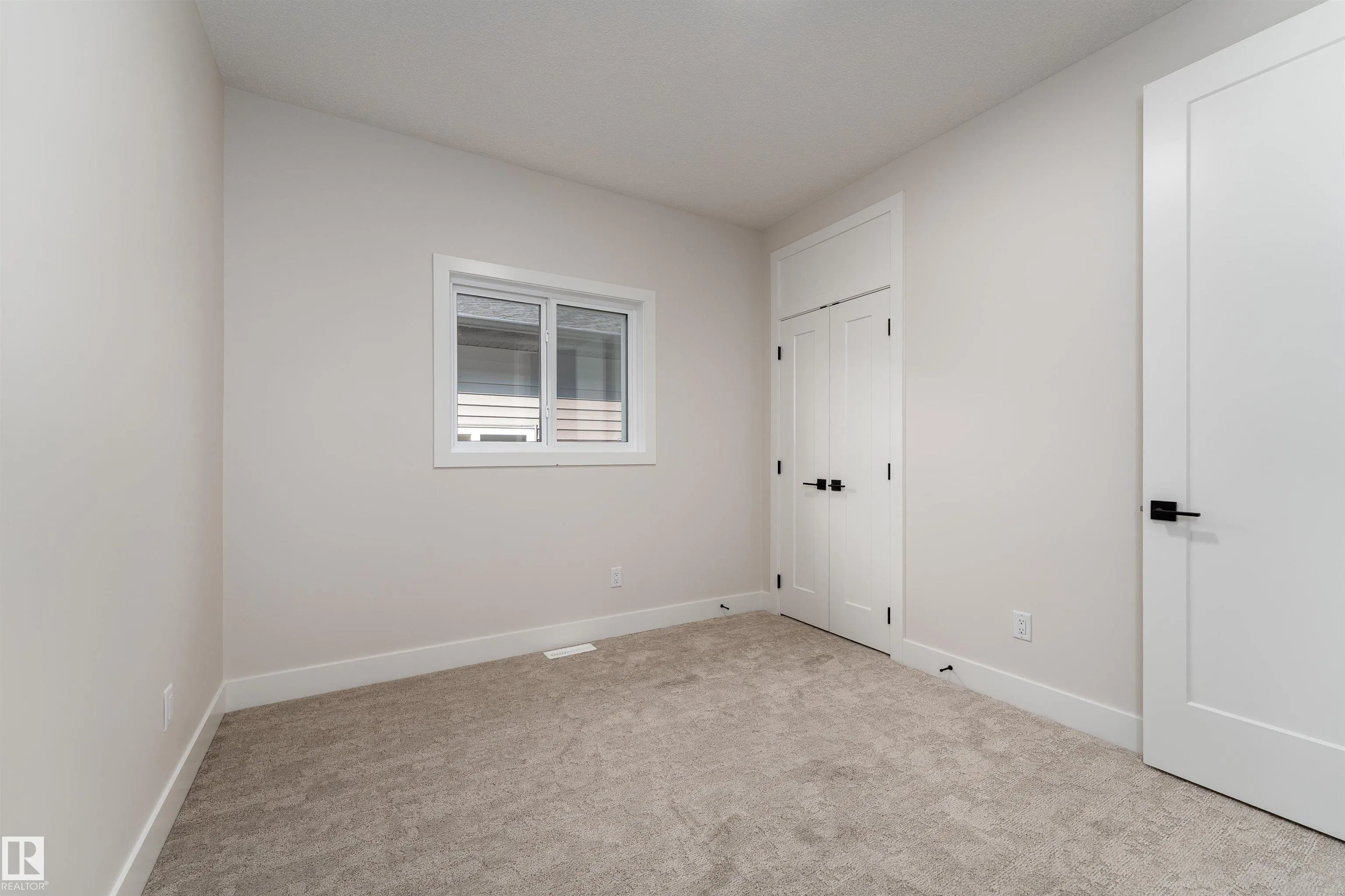 7043 Kiviaq Crescent