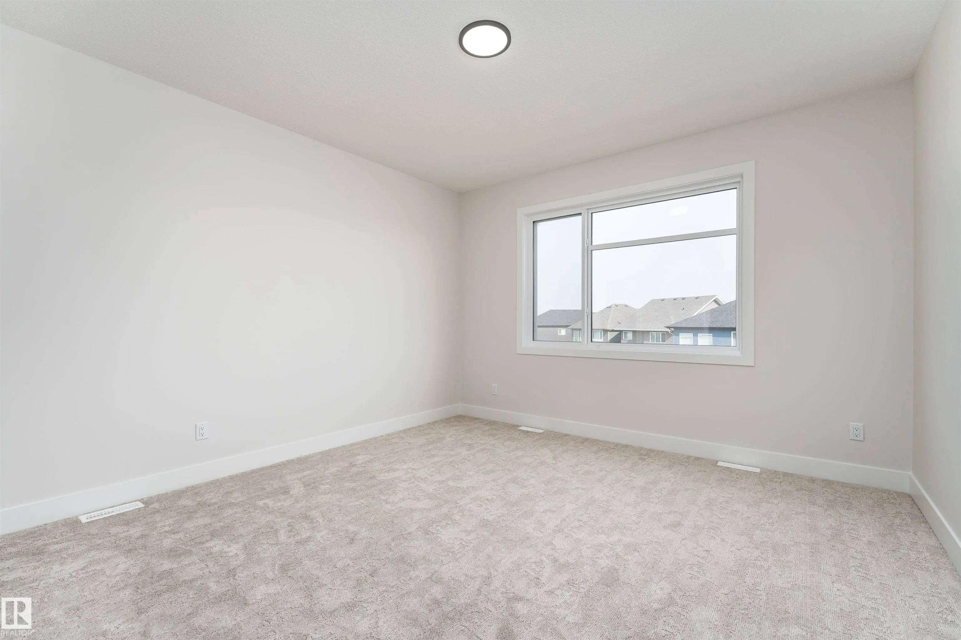 7043 Kiviaq Crescent