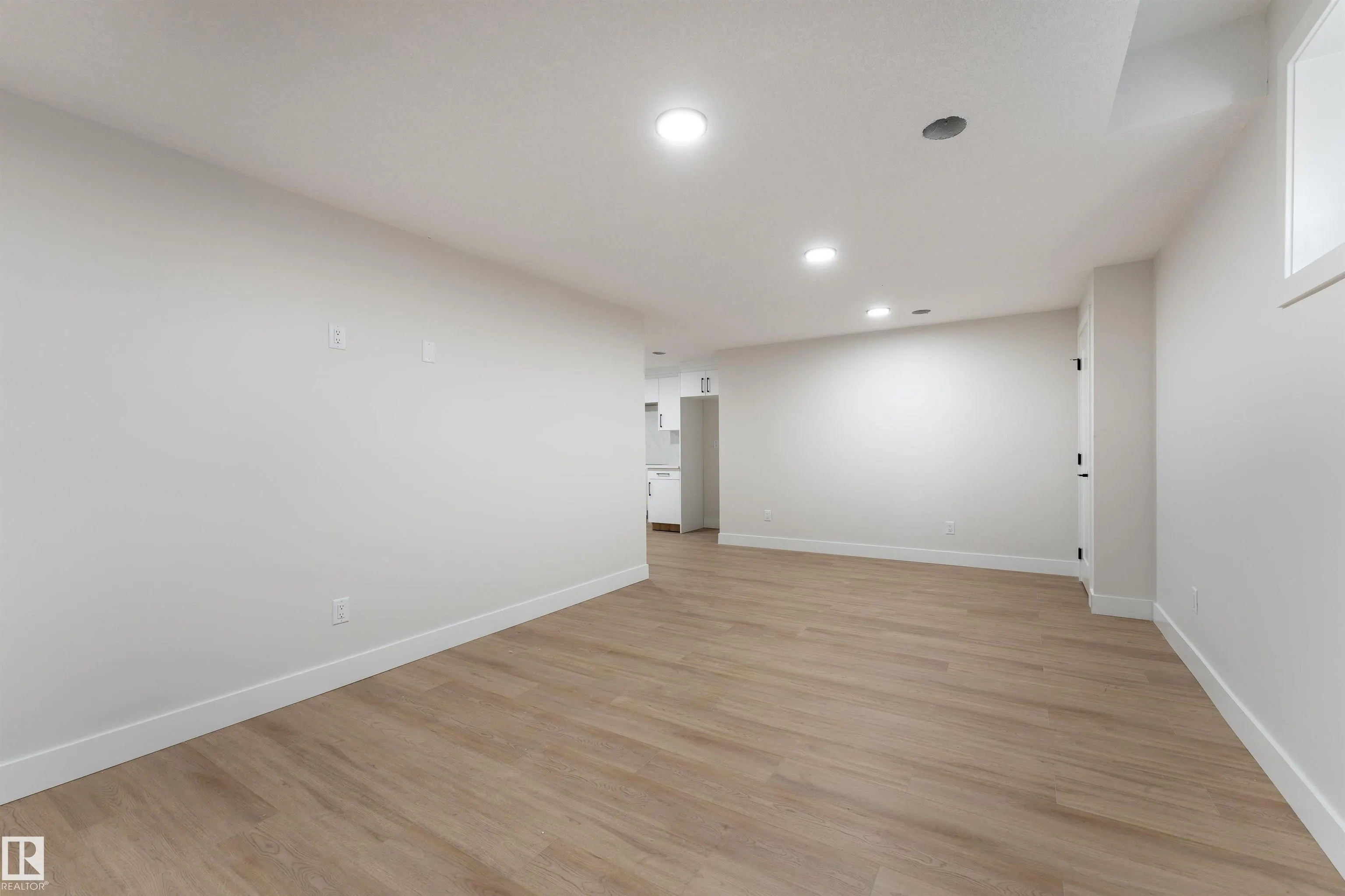 7043 Kiviaq Crescent