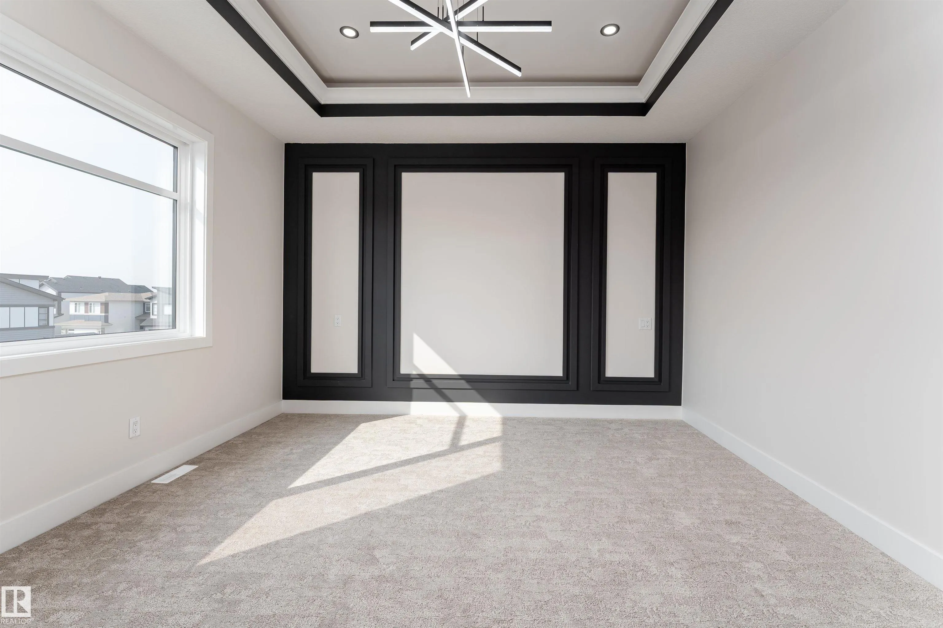 7043 Kiviaq Crescent