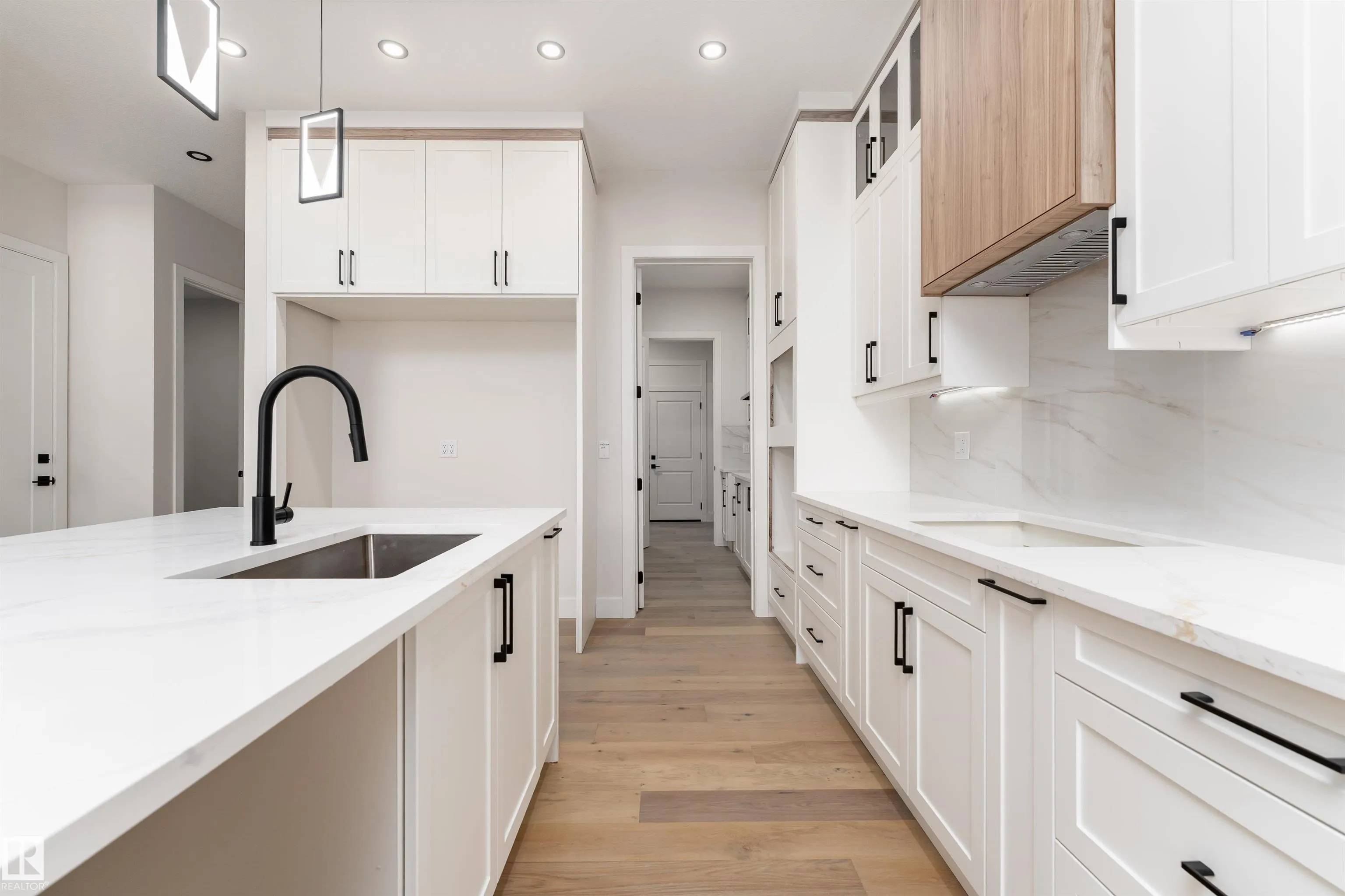 7043 Kiviaq Crescent
