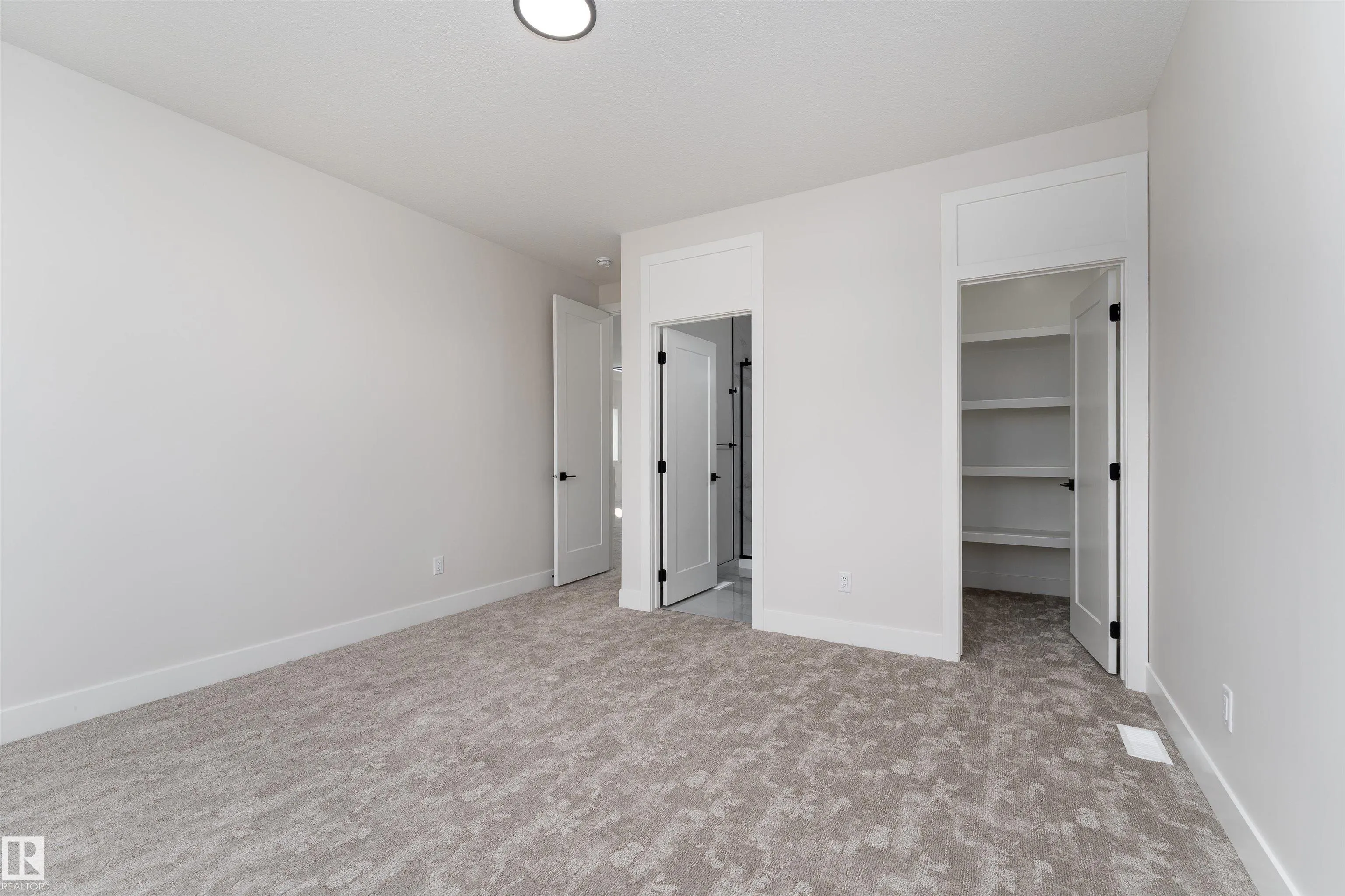 7043 Kiviaq Crescent