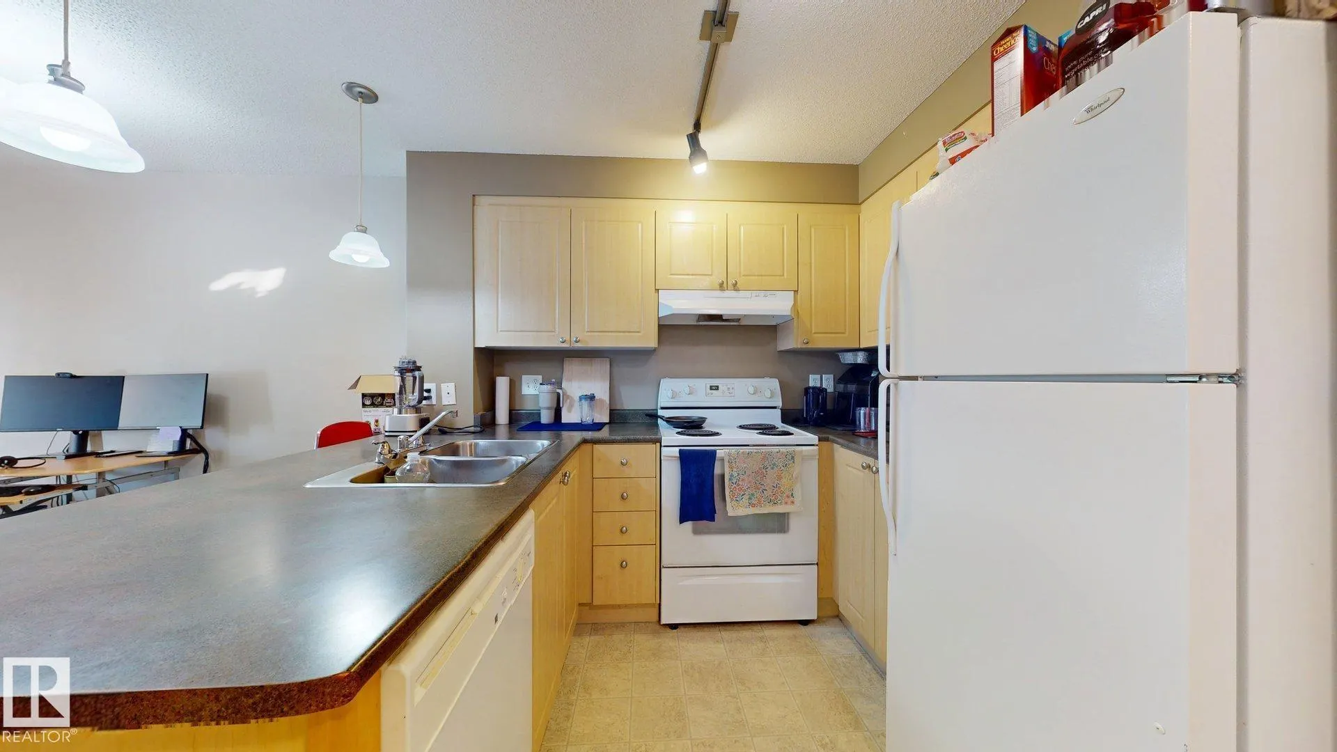 636 MCALLISTER Loop