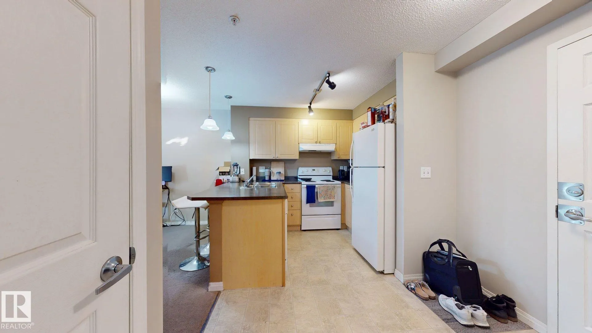 636 MCALLISTER Loop