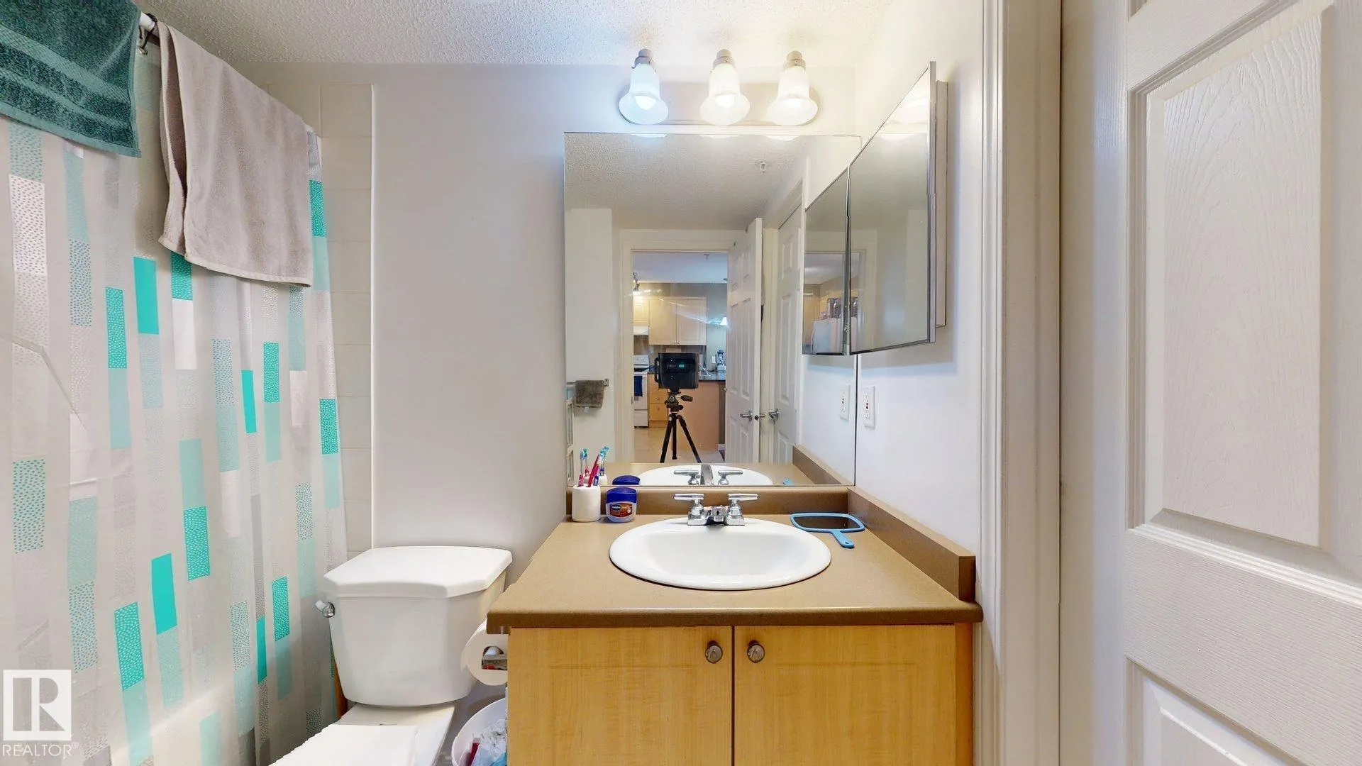 636 MCALLISTER Loop