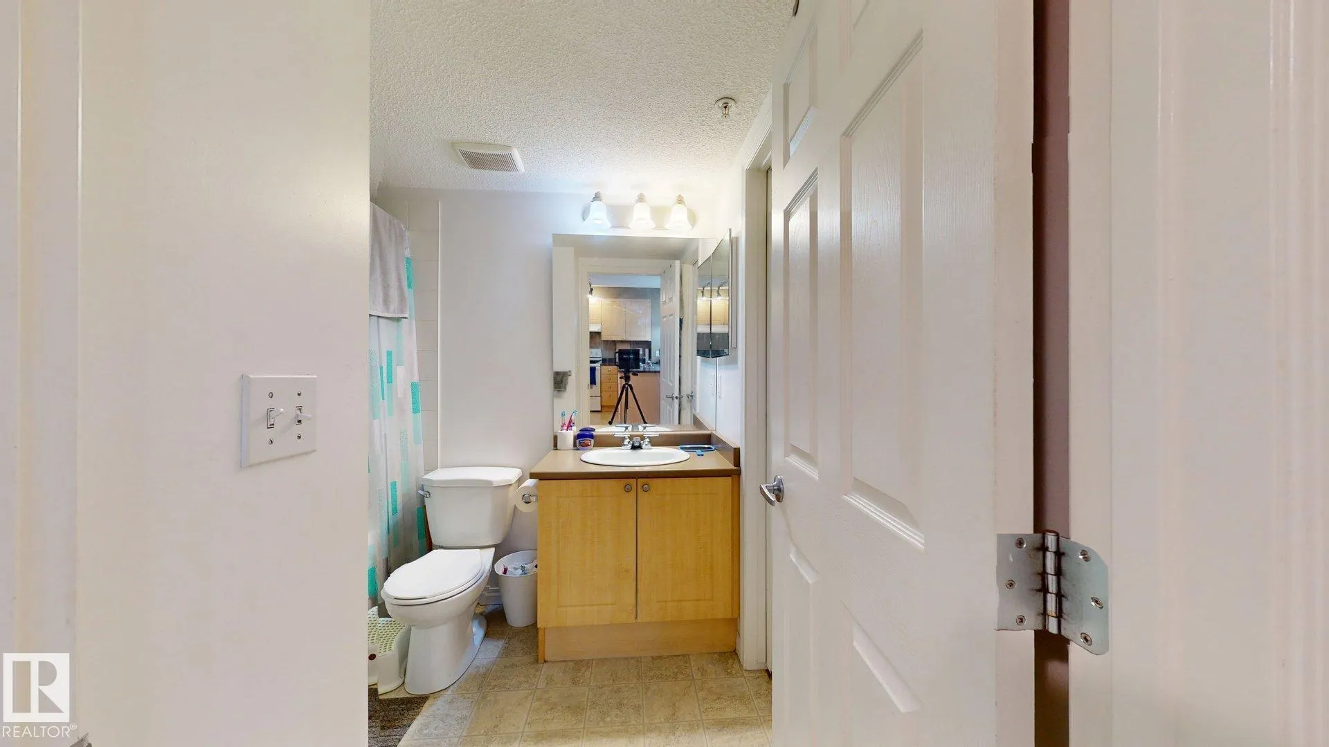 636 MCALLISTER Loop