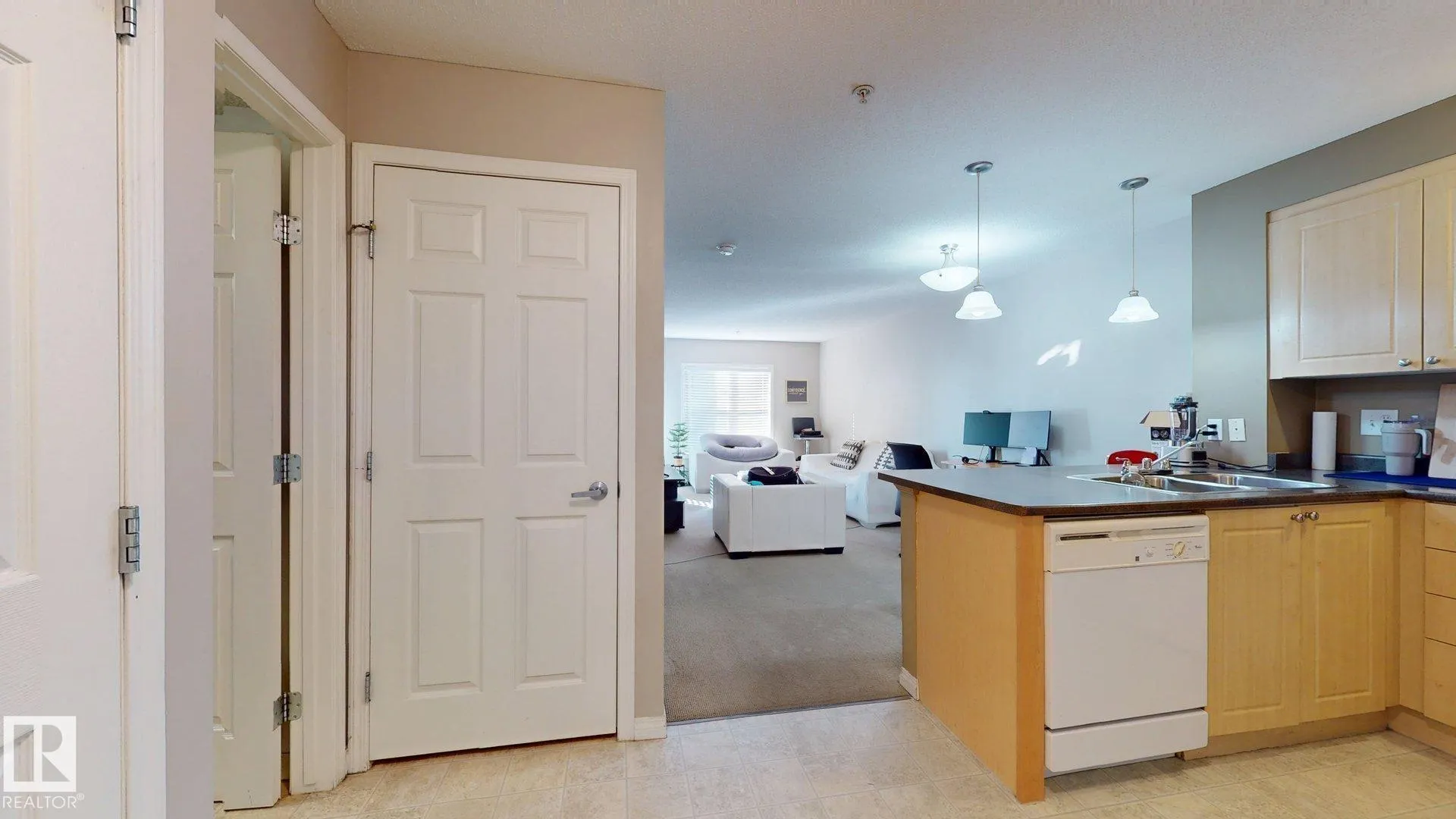 636 MCALLISTER Loop