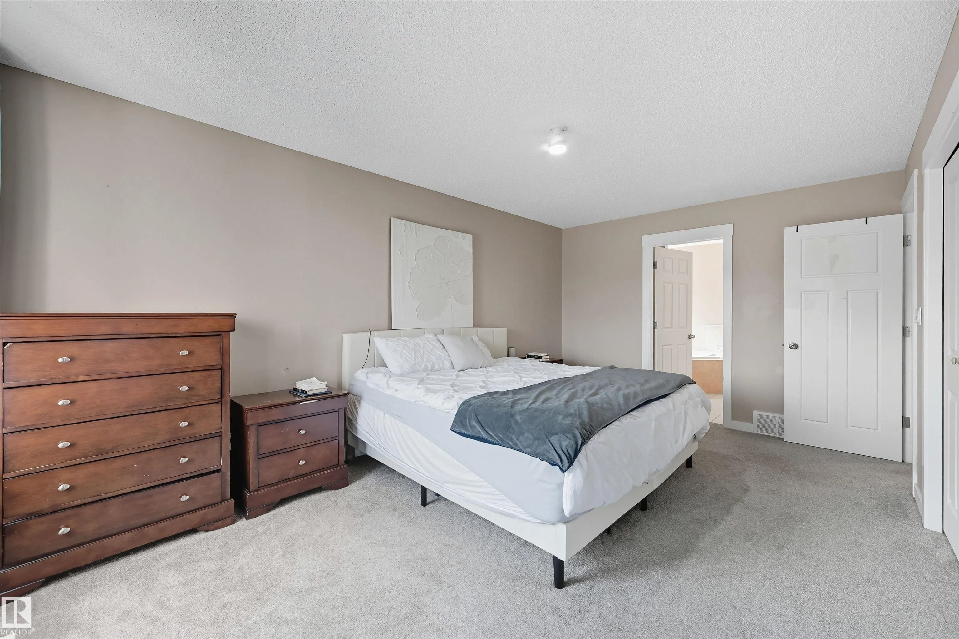 2608 ANDERSON Crescent