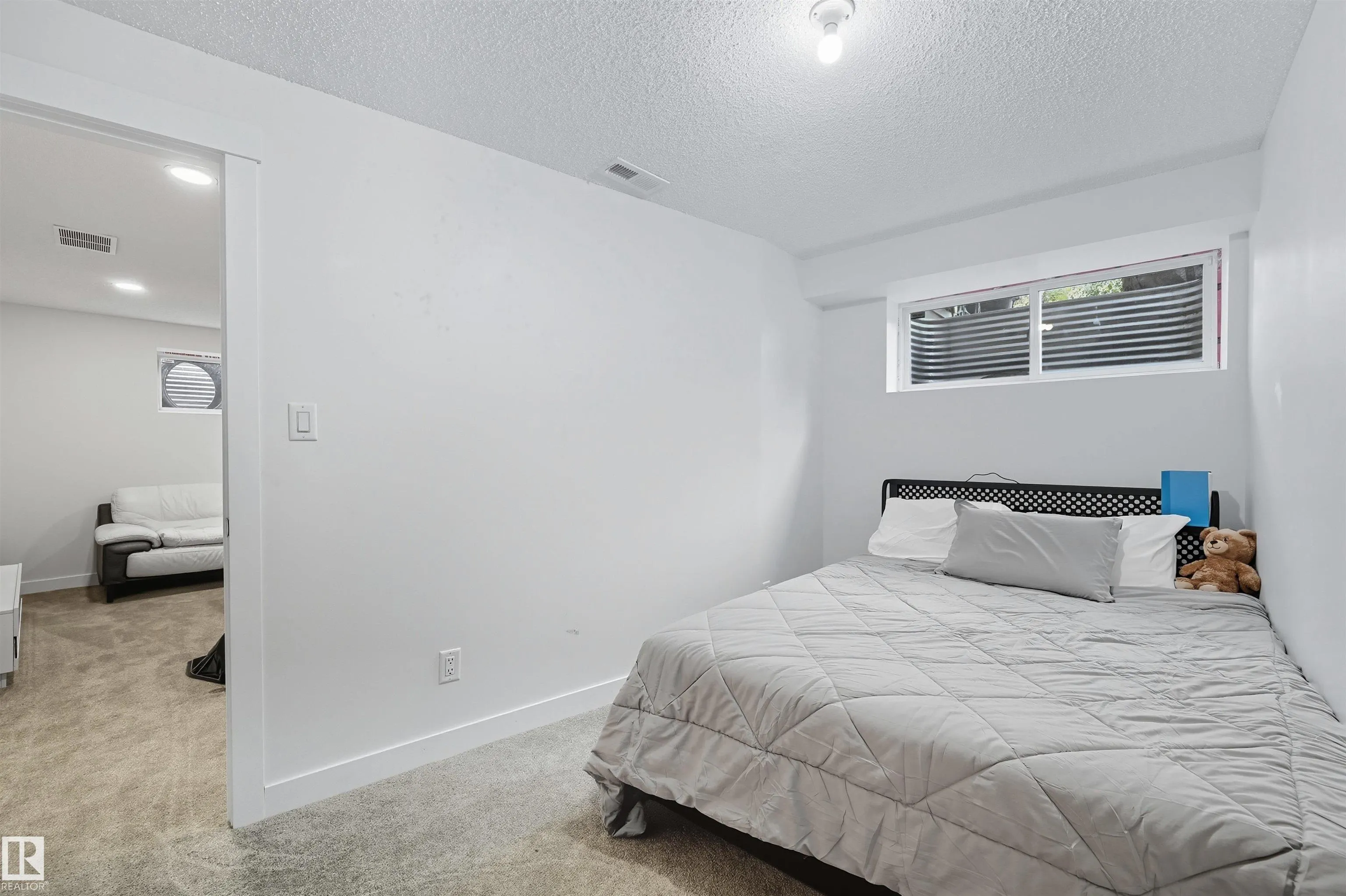 2608 ANDERSON Crescent