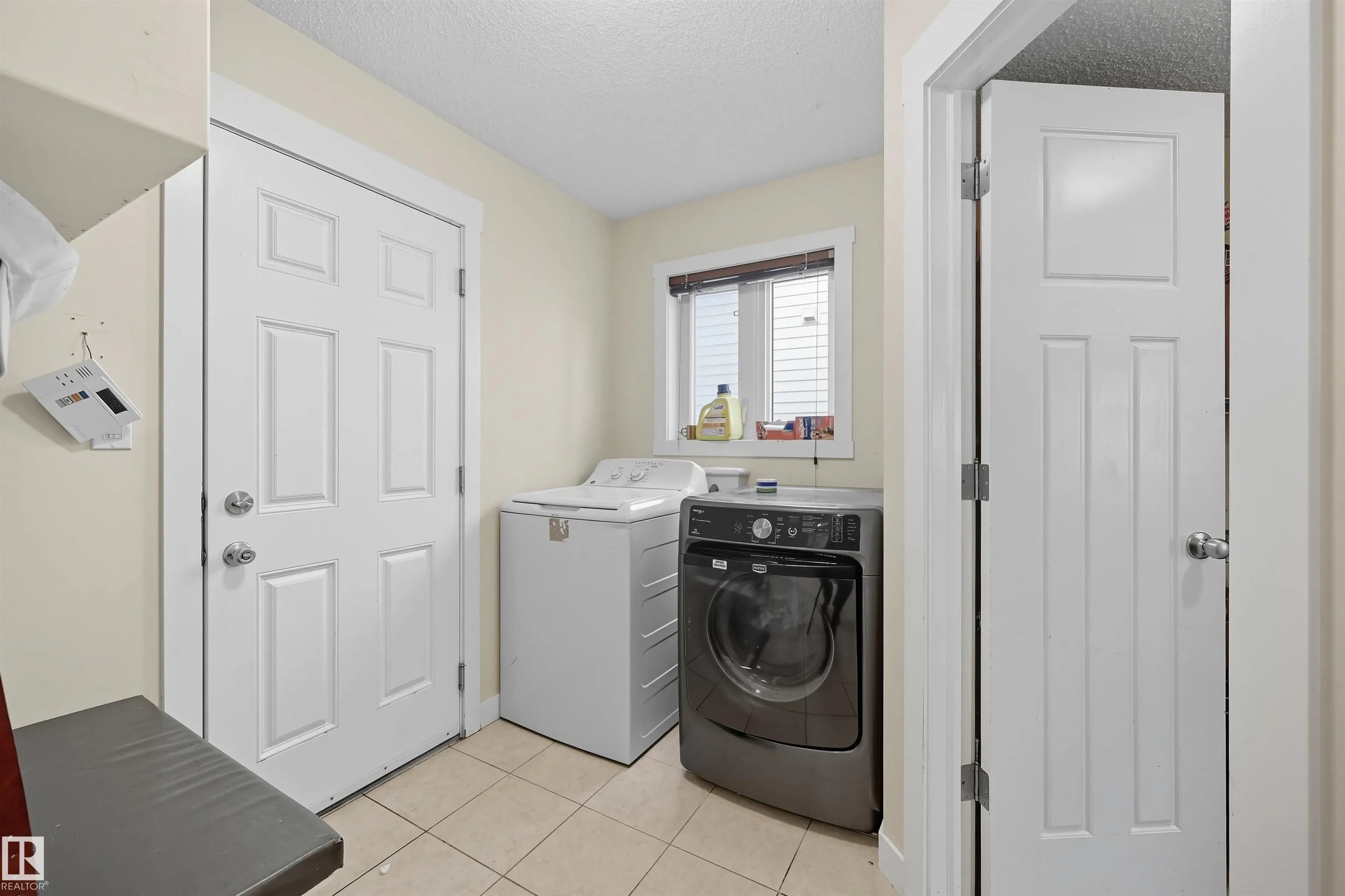 2608 ANDERSON Crescent