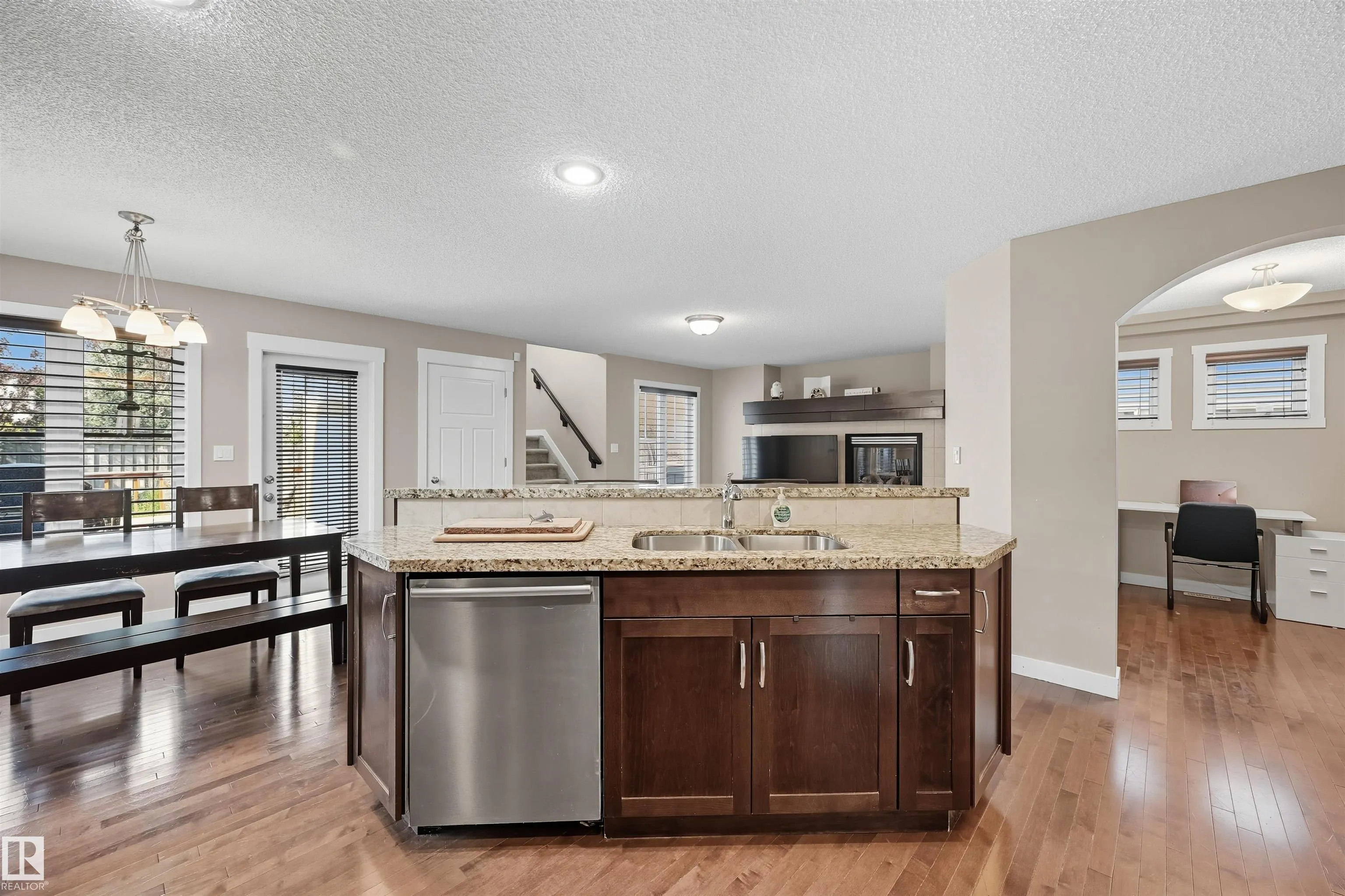 2608 ANDERSON Crescent