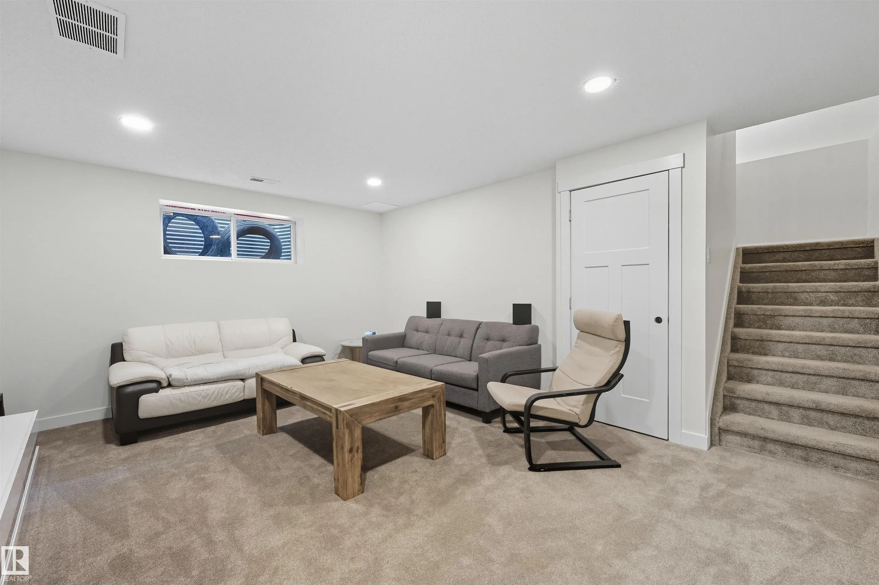 2608 ANDERSON Crescent