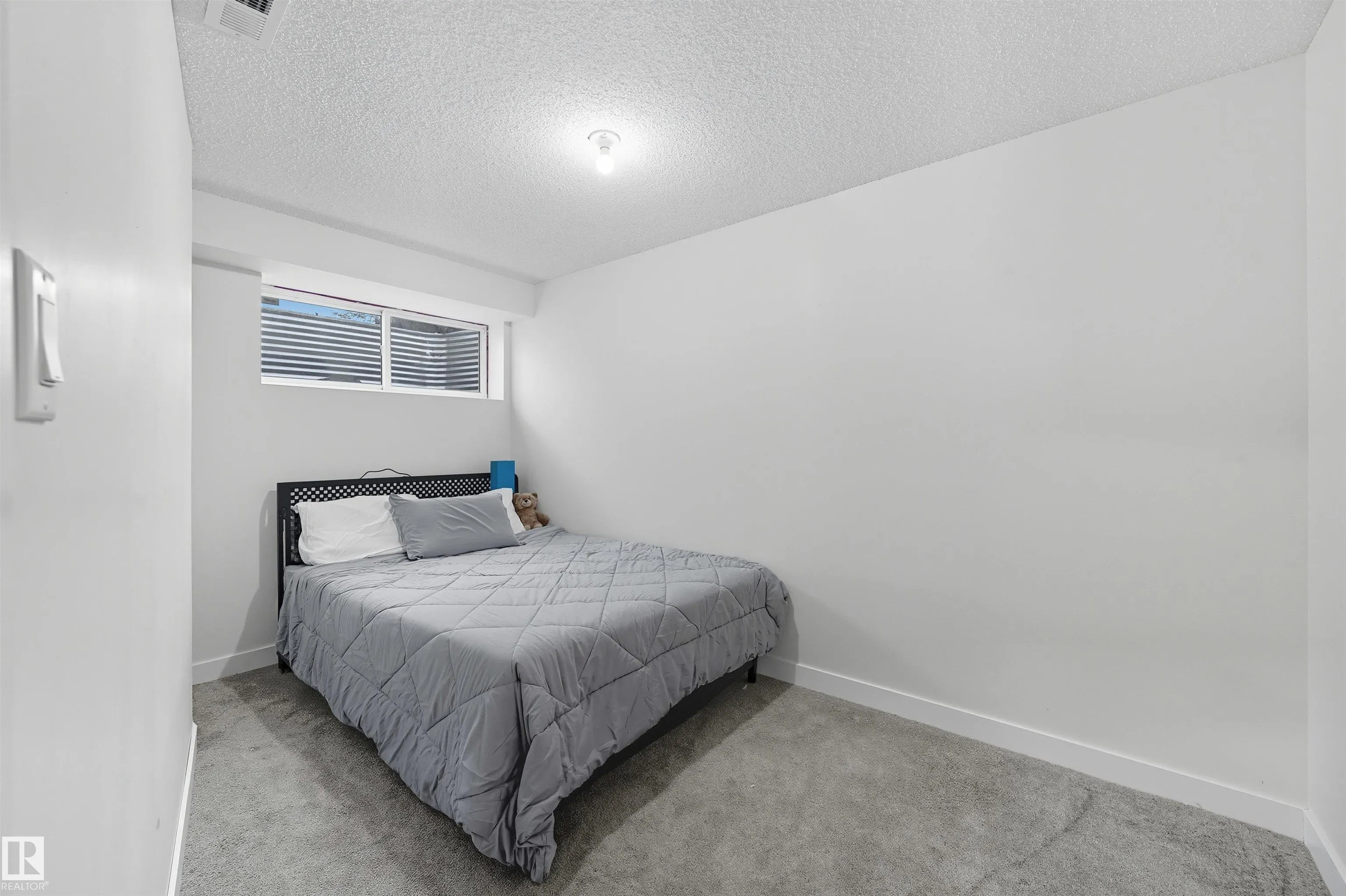 2608 ANDERSON Crescent