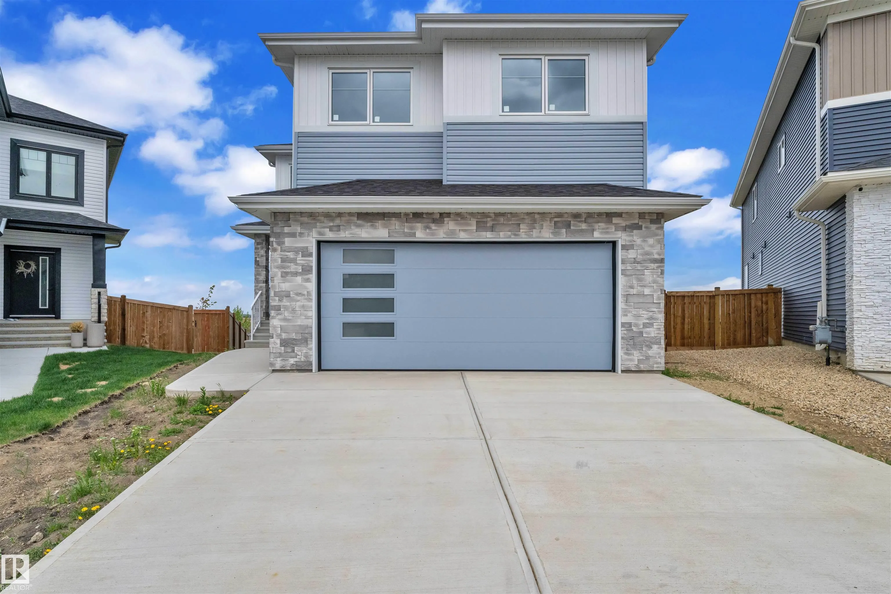 324 ASTON Close