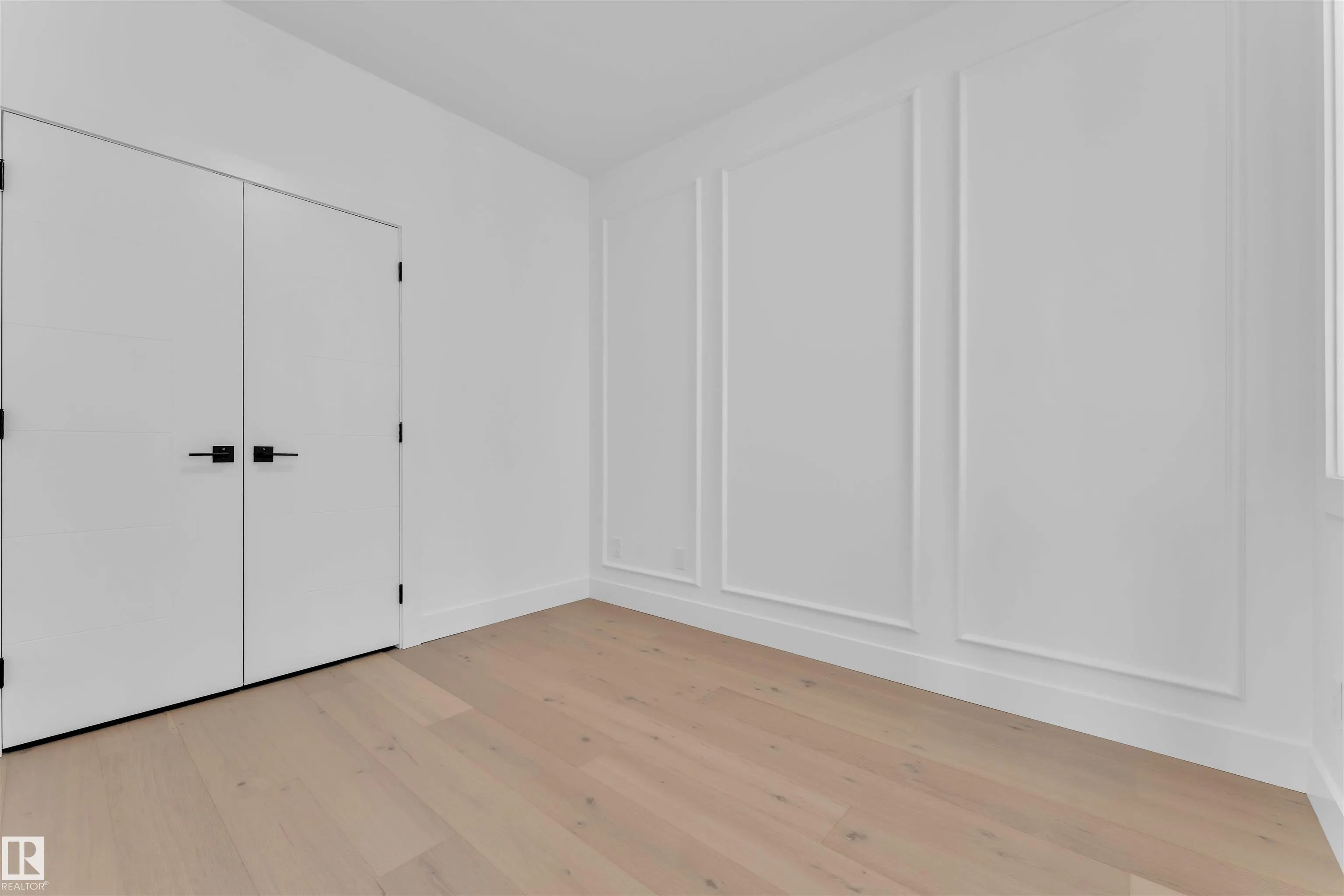 324 ASTON Close