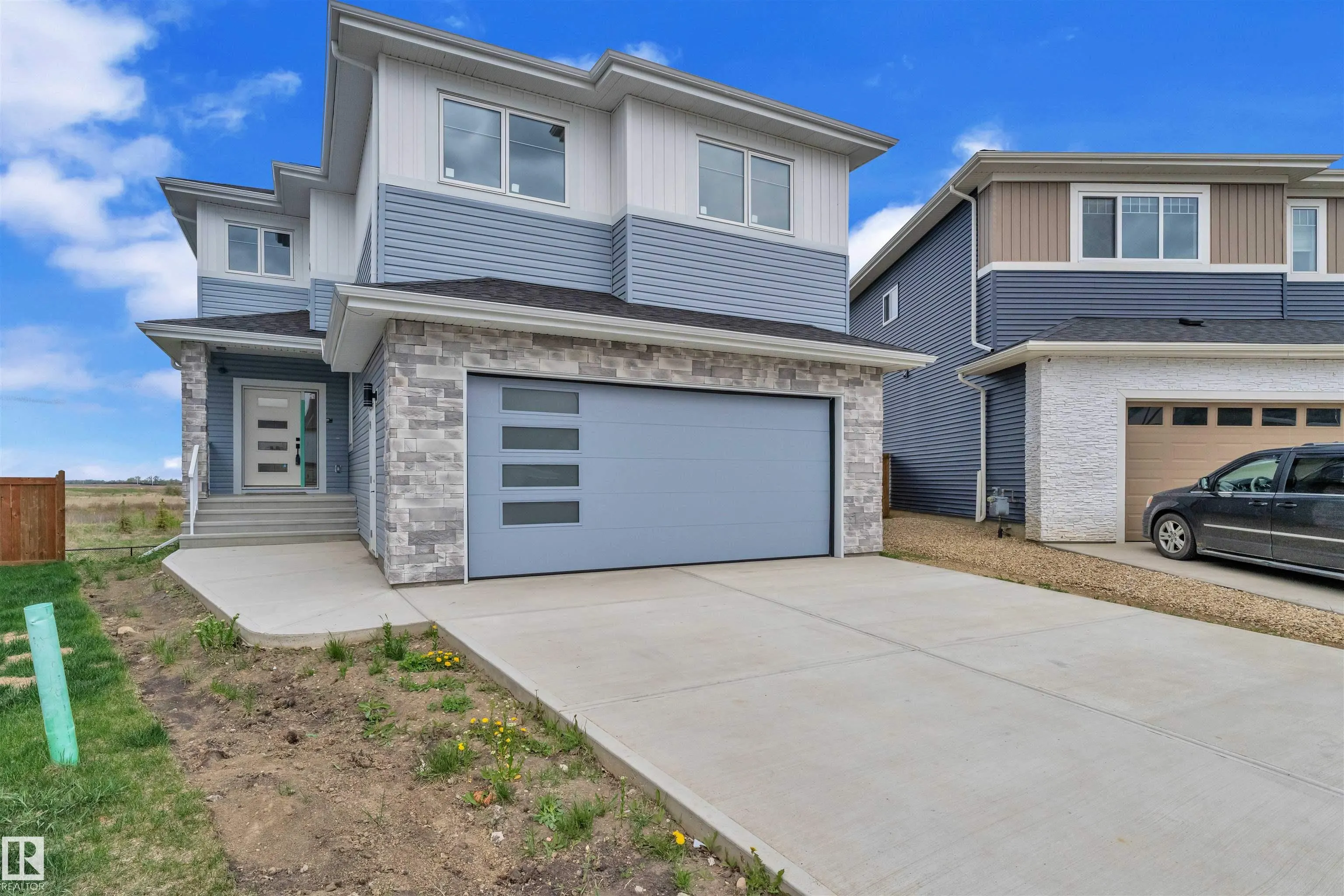 324 ASTON Close